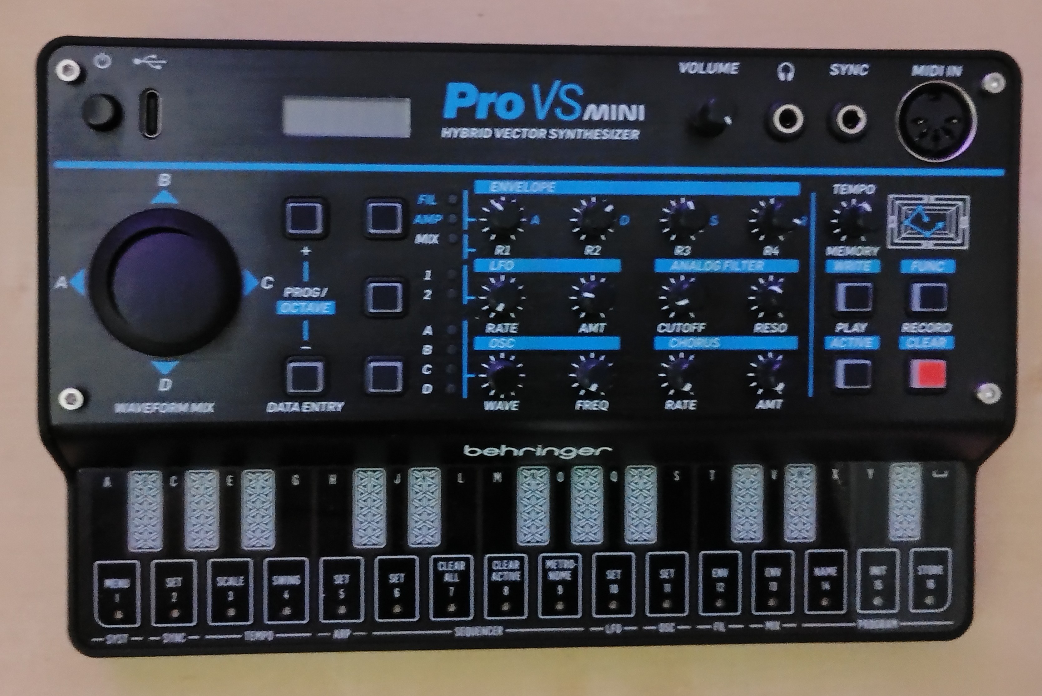 Vends Berhinger Pro VS Mini 