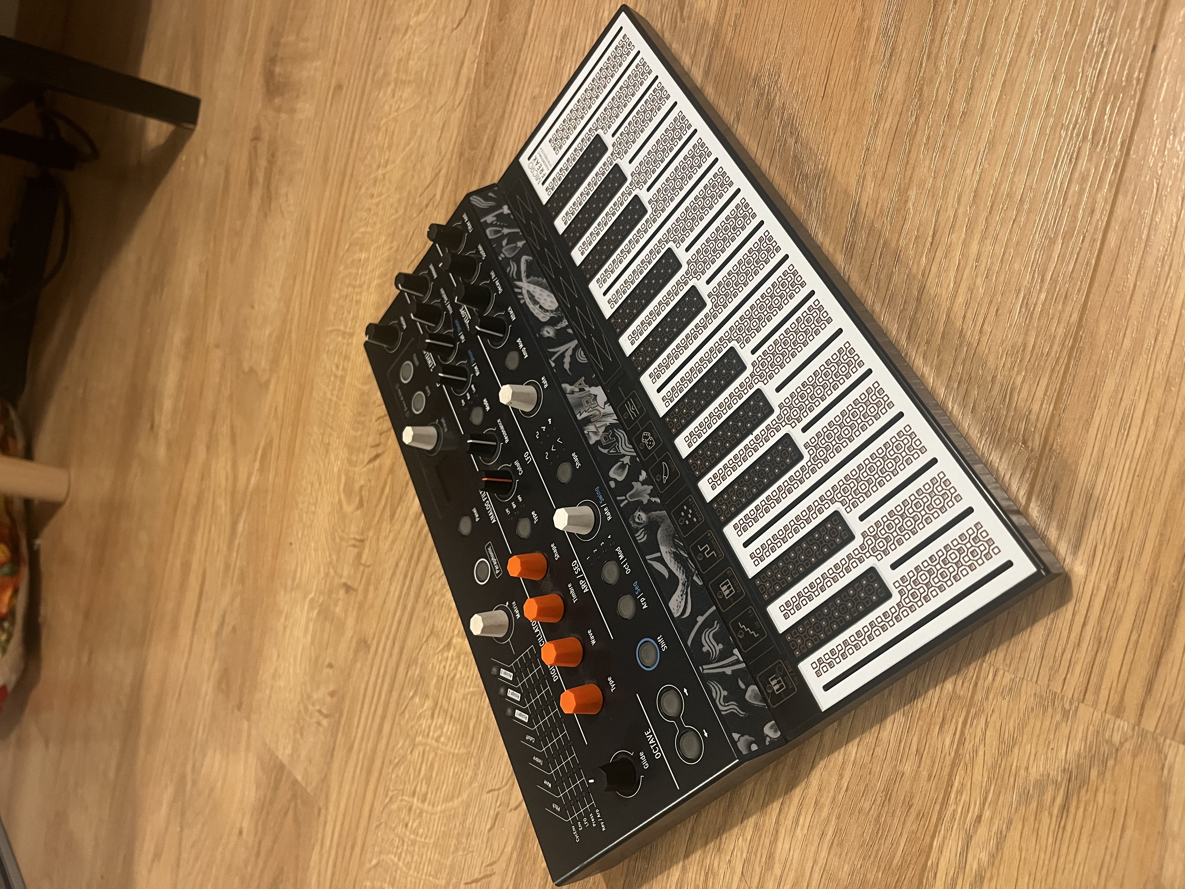 Vends Arturia MicroFreak TBE