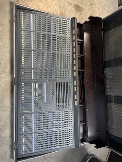 M3000 YAMAHA - console analogique 48 voies