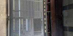M3000 YAMAHA - console analogique 48 voies