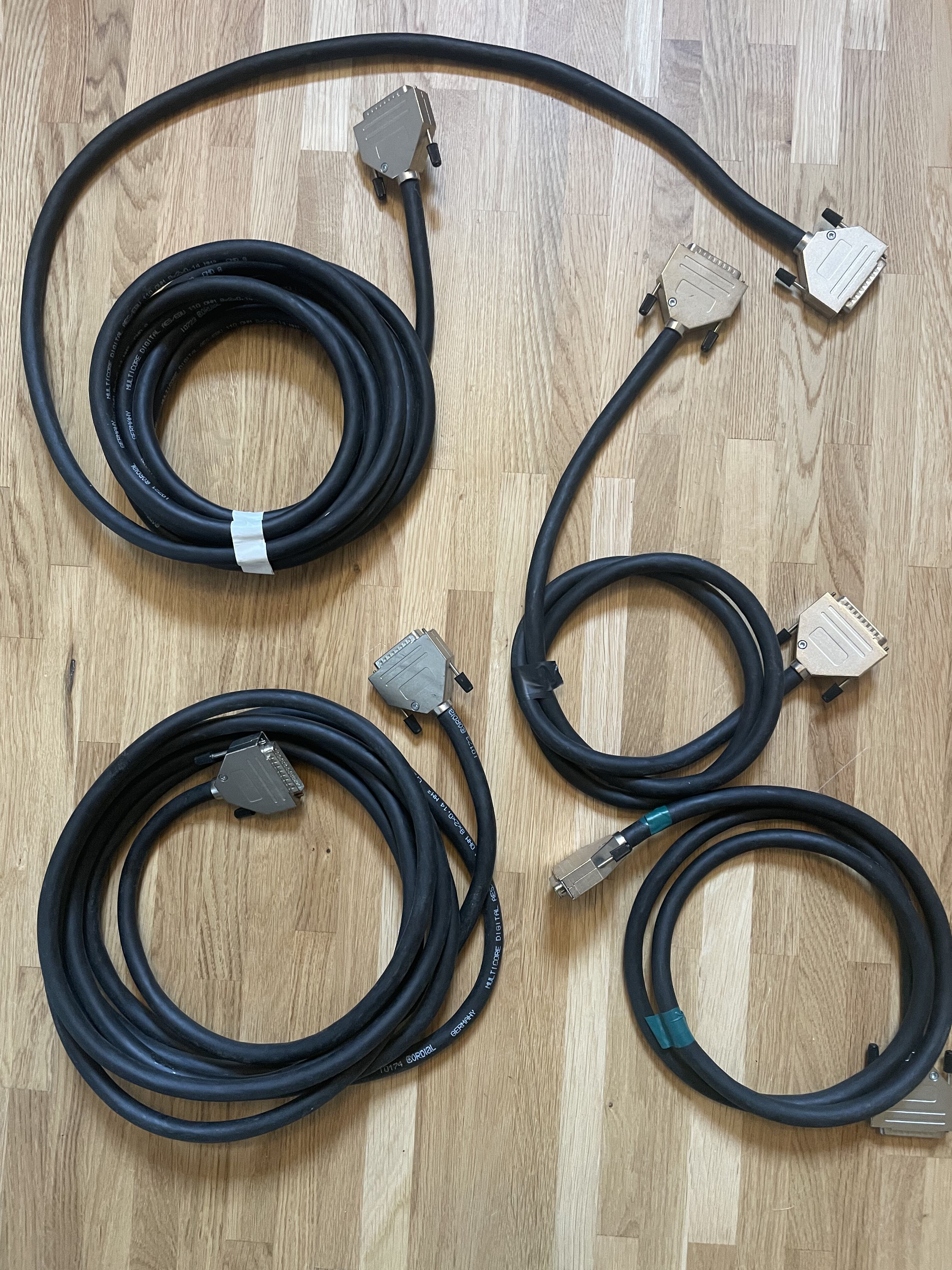 Vends 4 Sub-D 25 male/male Cordial CFD 1,5 DDA 