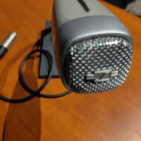 Sennheiser MD21 avec pied beyerdynamique.