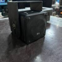 Enceinte MEYER SOUND MM-4XP - 4'' auto amplifiée 113dB + alimentation + câble + lyre (possibilité d'achat groupé)