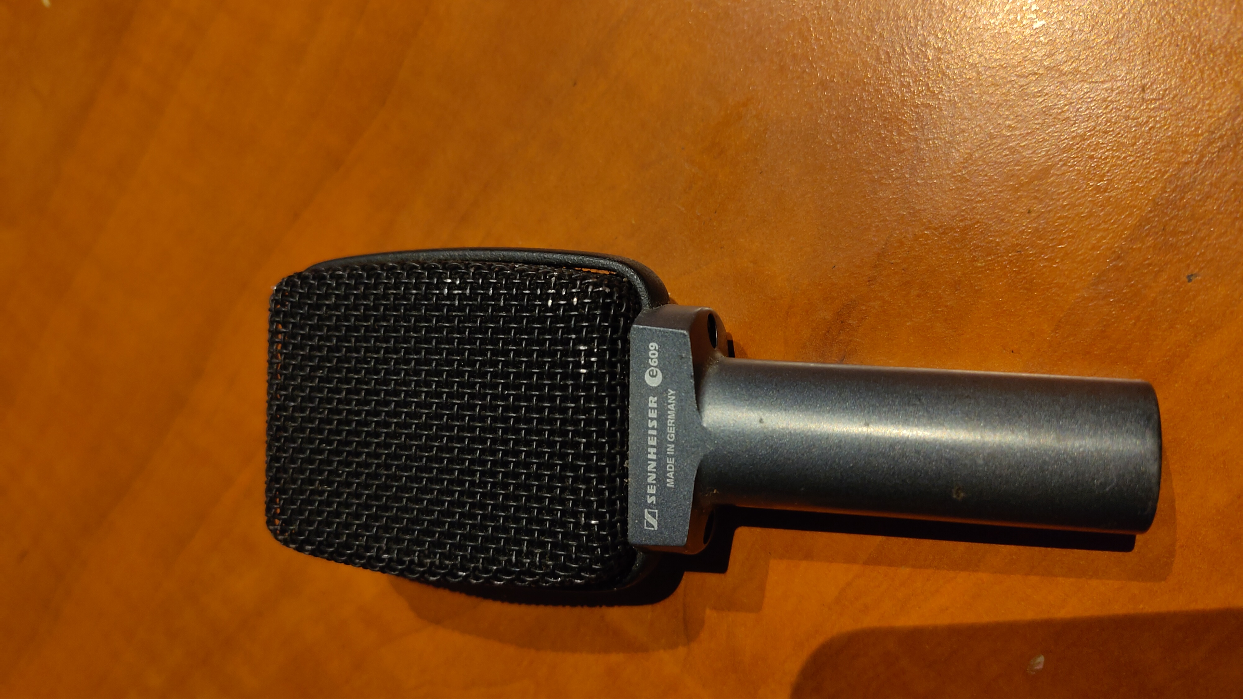 Sennheiser E609