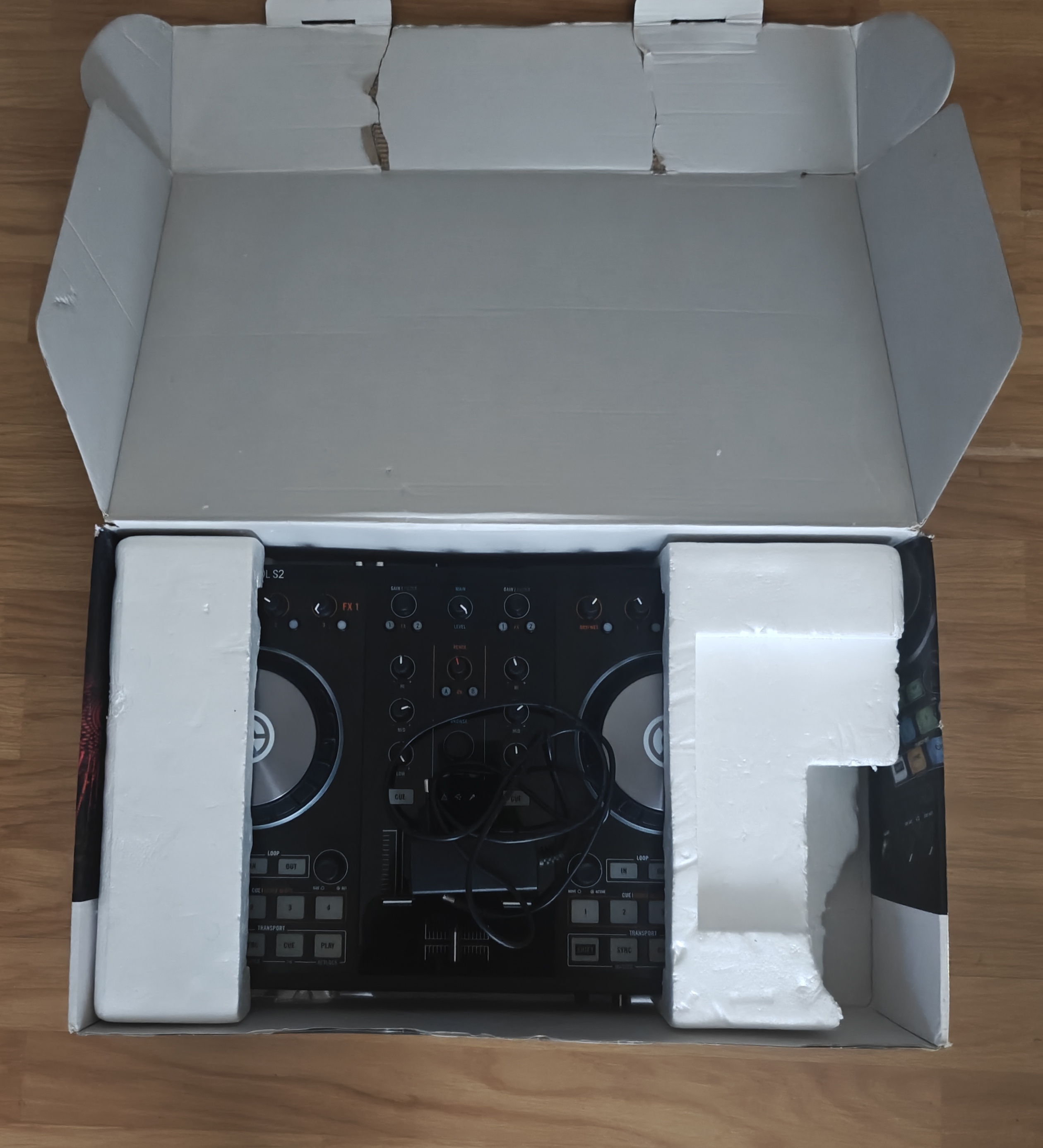 Native Instruments Traktor Kontrol S2 mk2 (76079)