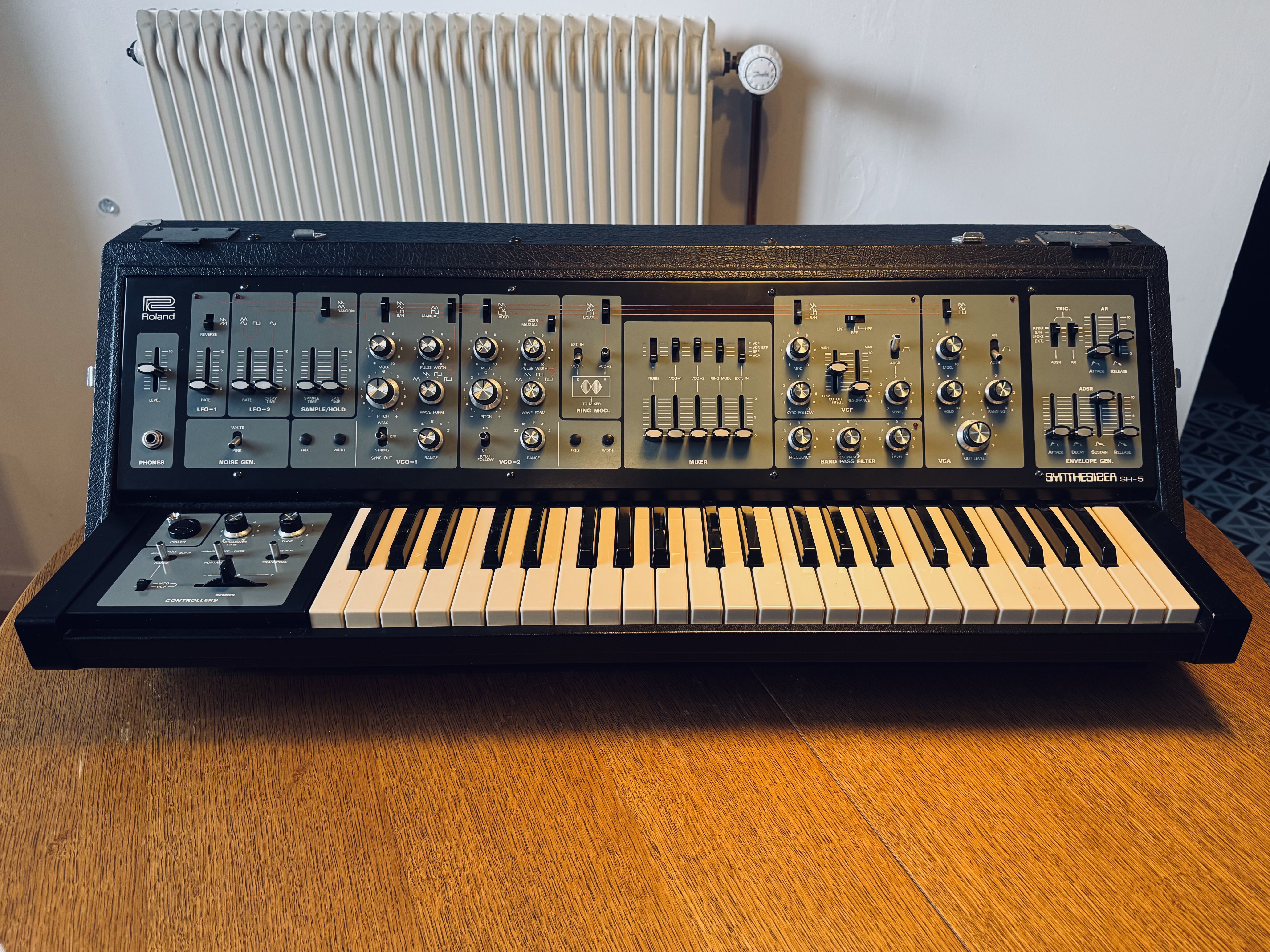 Roland SH-5 (47052)