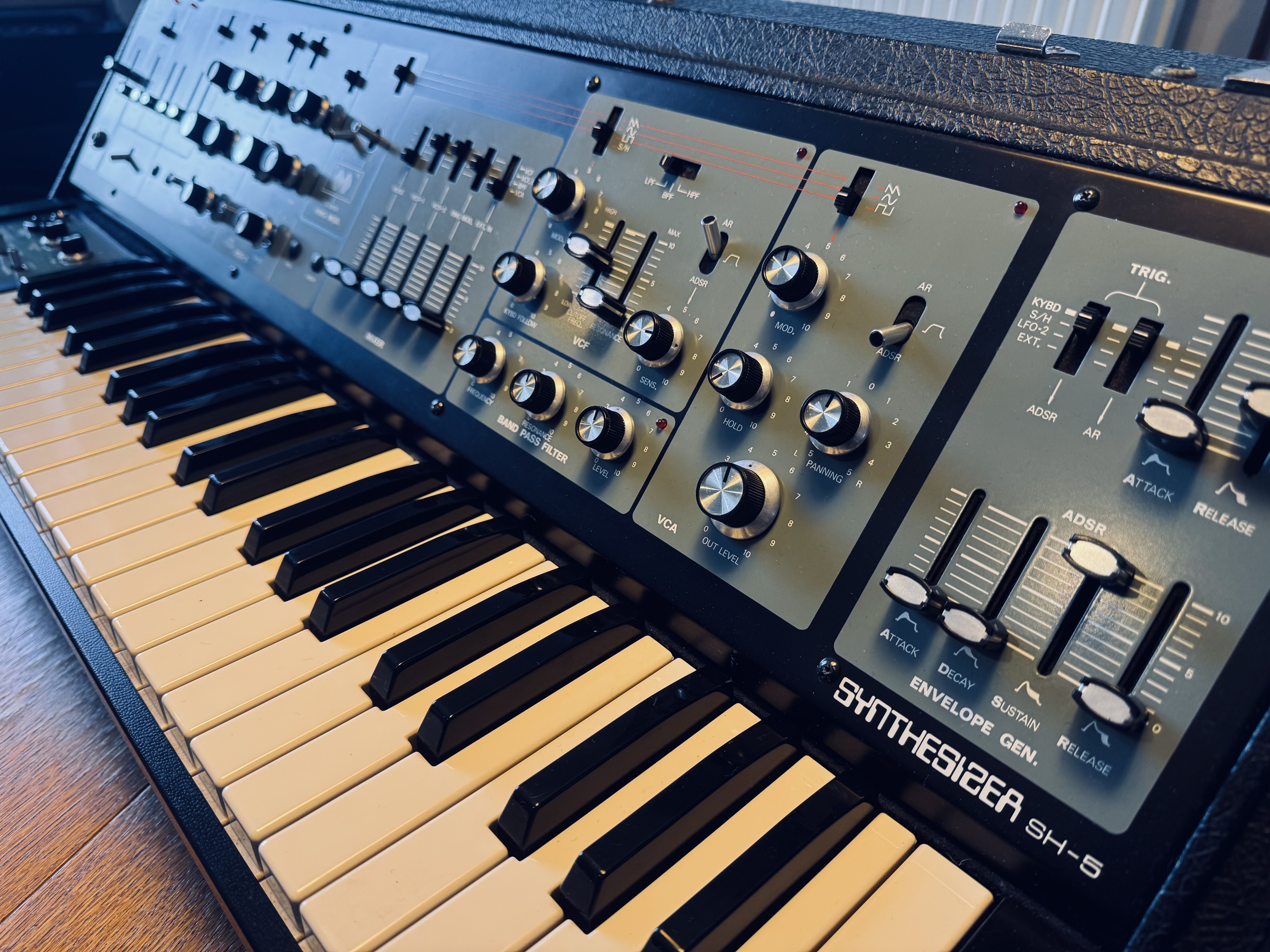 Roland SH-5 (60362)