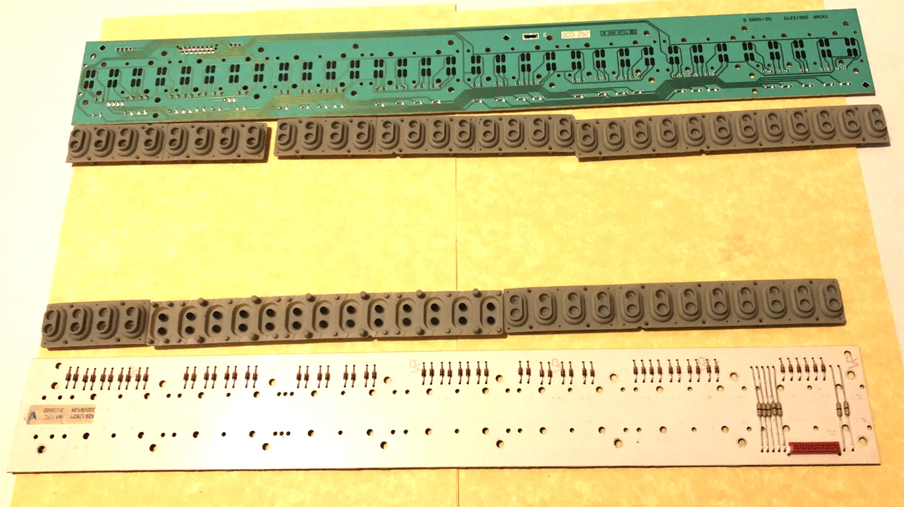 Lot Électronique Fatar TP/9S : PCB 28812370 + Bandes de Contacts (État Nickel)