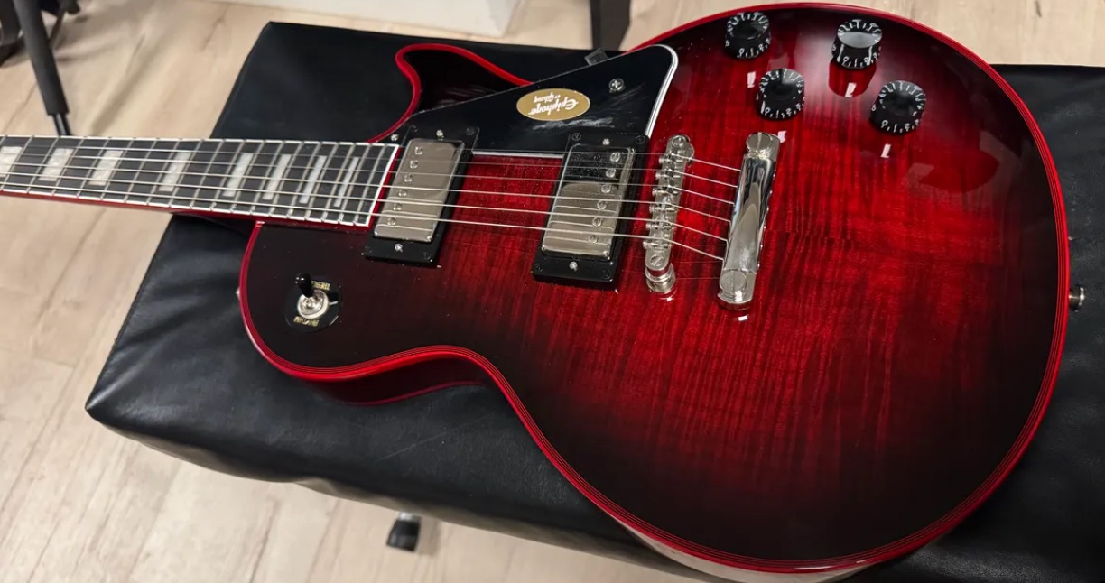 Cursor et Epiphone Les Paul Custom Widow Red Burst neuve - Instruments de musique