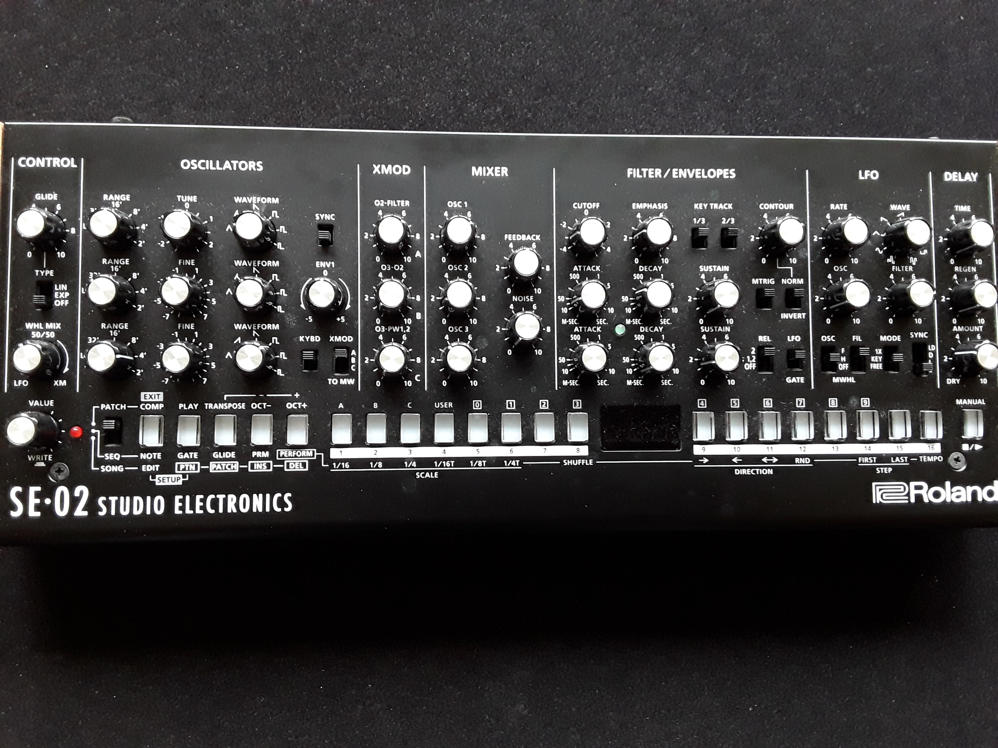 Roland SE 02