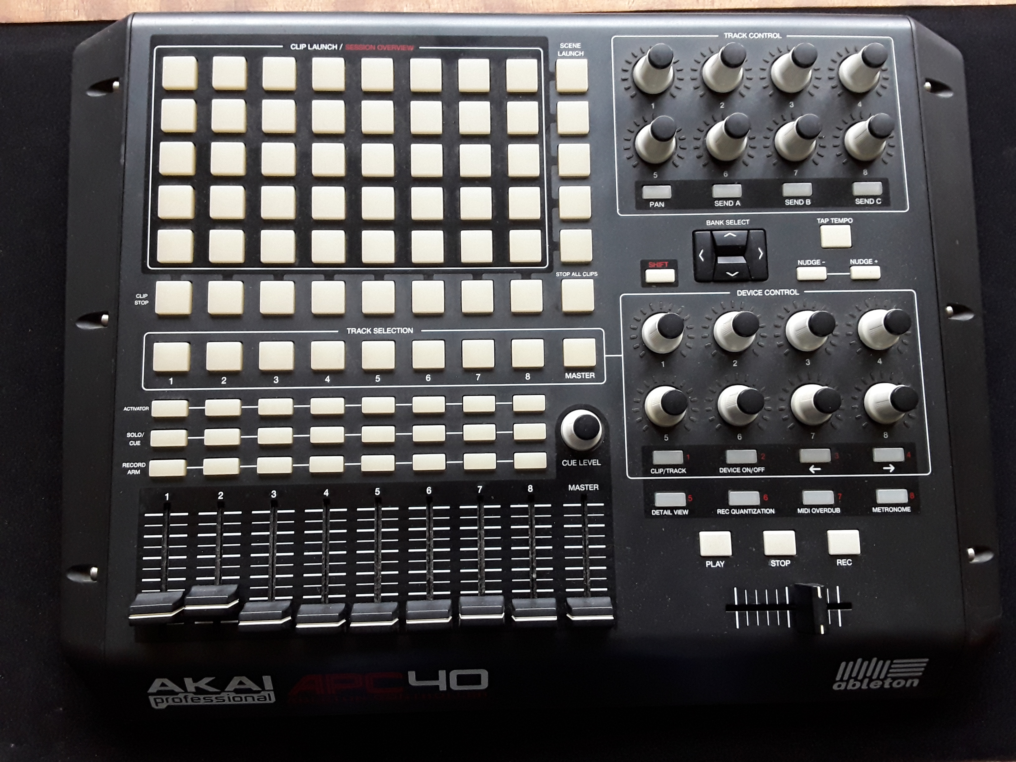 Akai APC 40