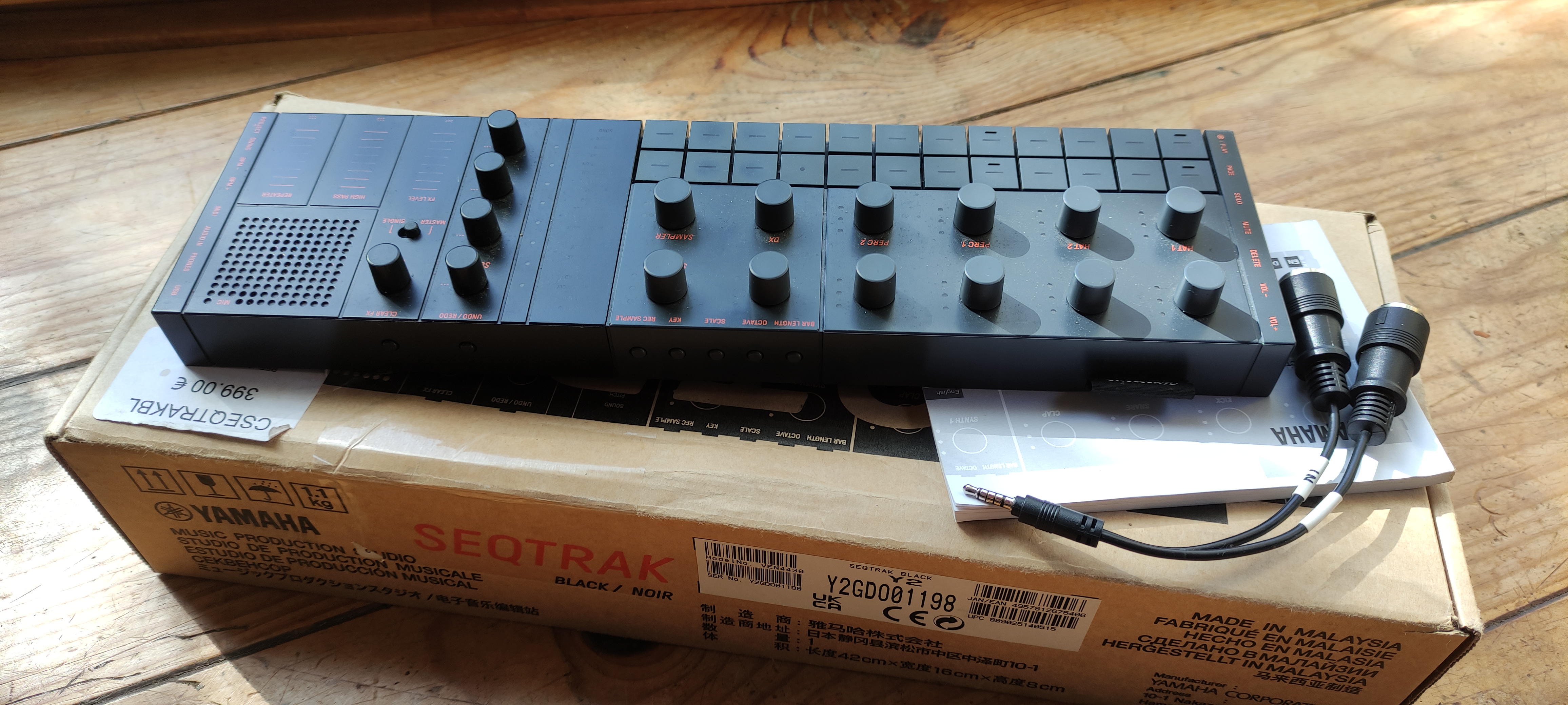 Groove box Yamaha Seqtrak noir complet