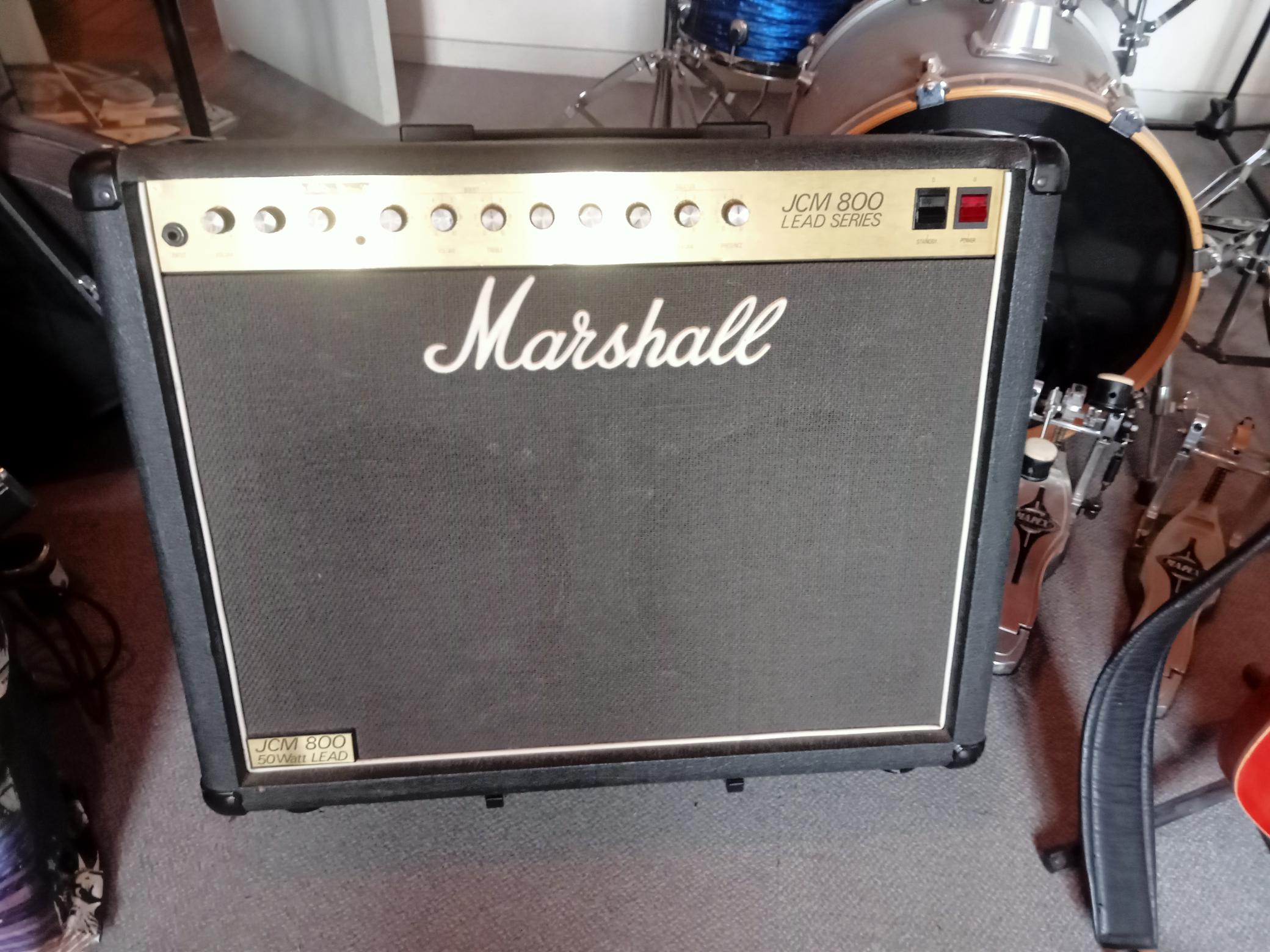 Vends Combo Marshall JCM800 4212 Split Channel Reverb 50w