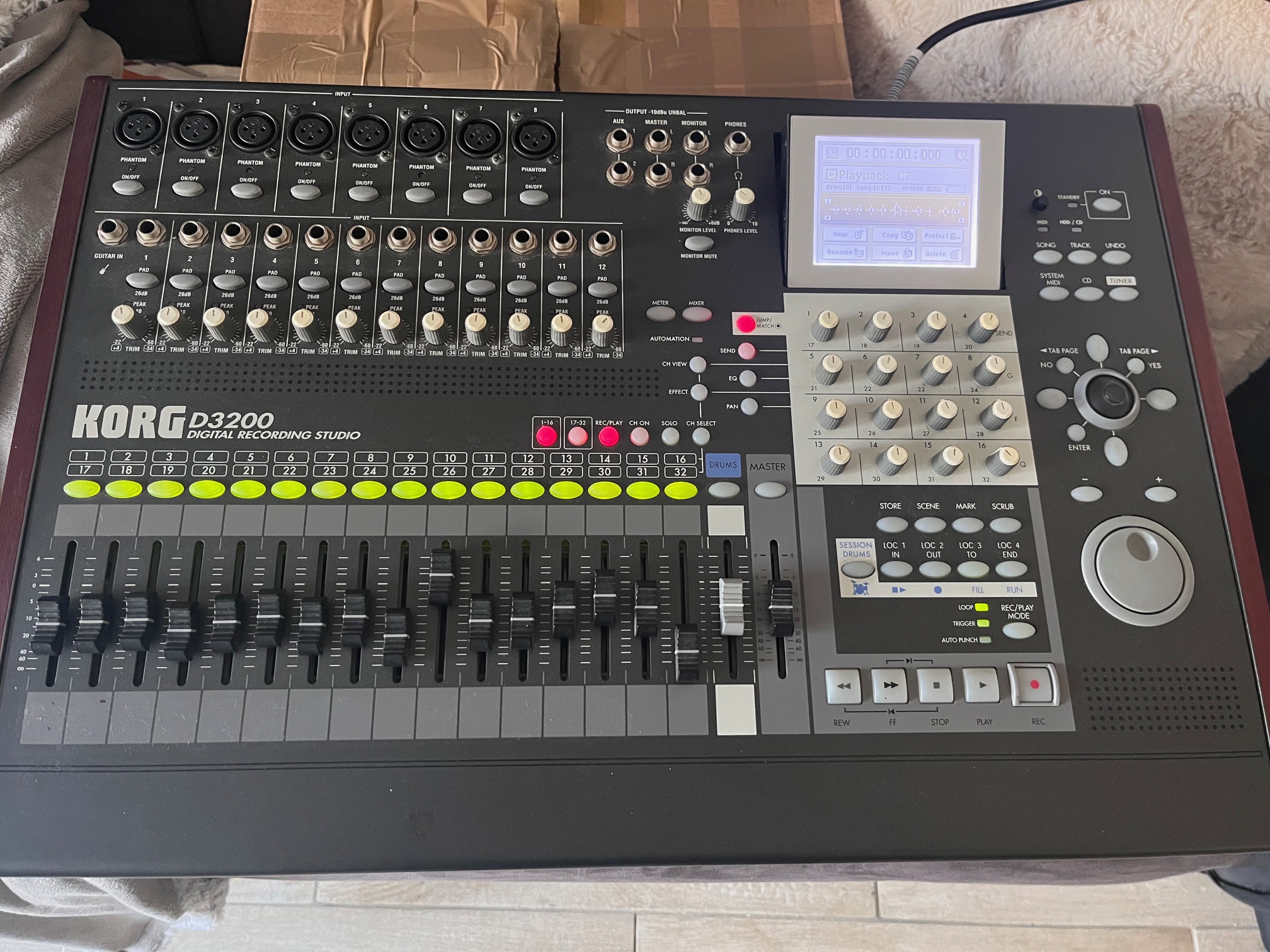 Vends Korg D3200