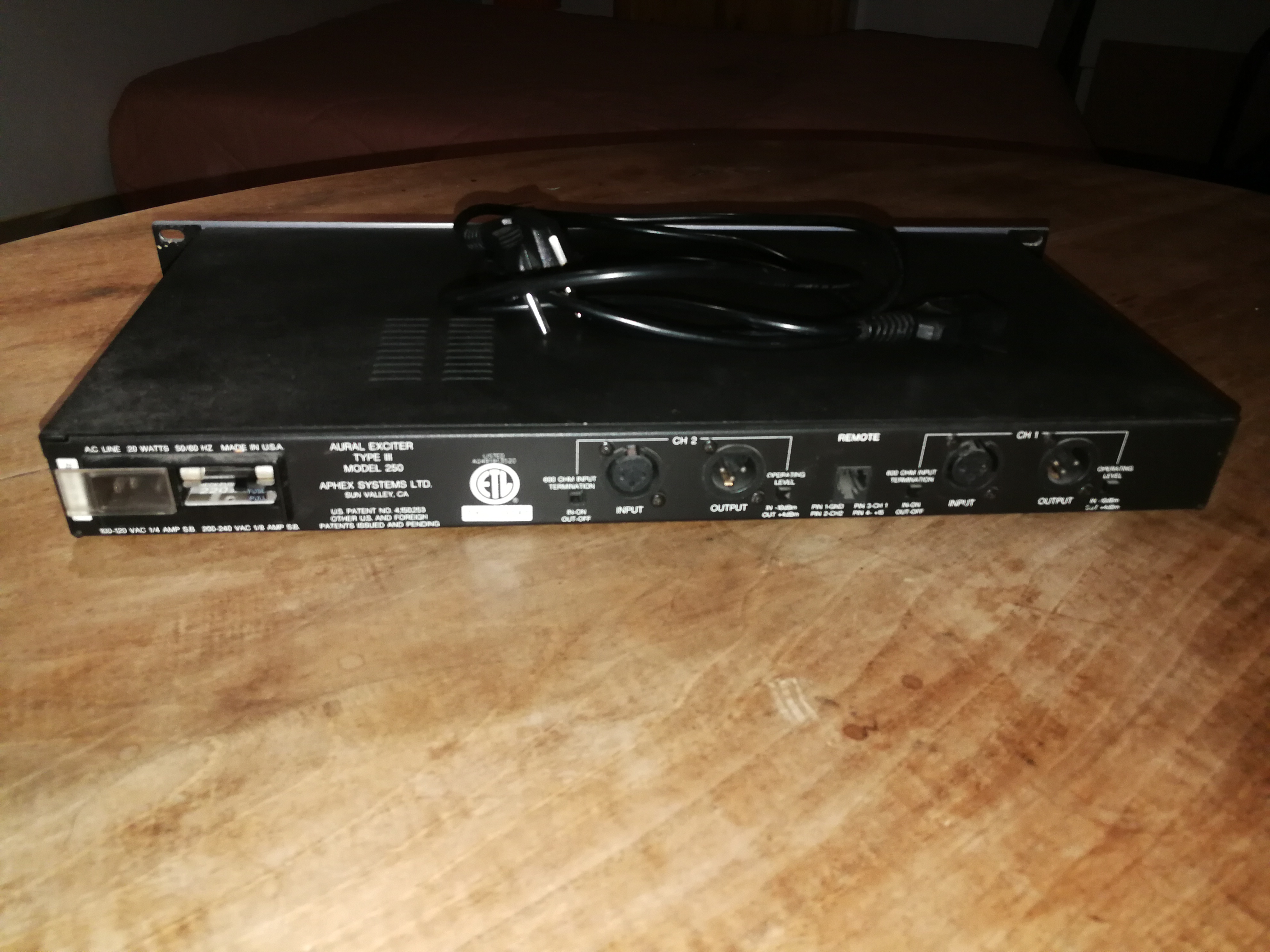 Vends Aphex Aural Exciter 250 Type III