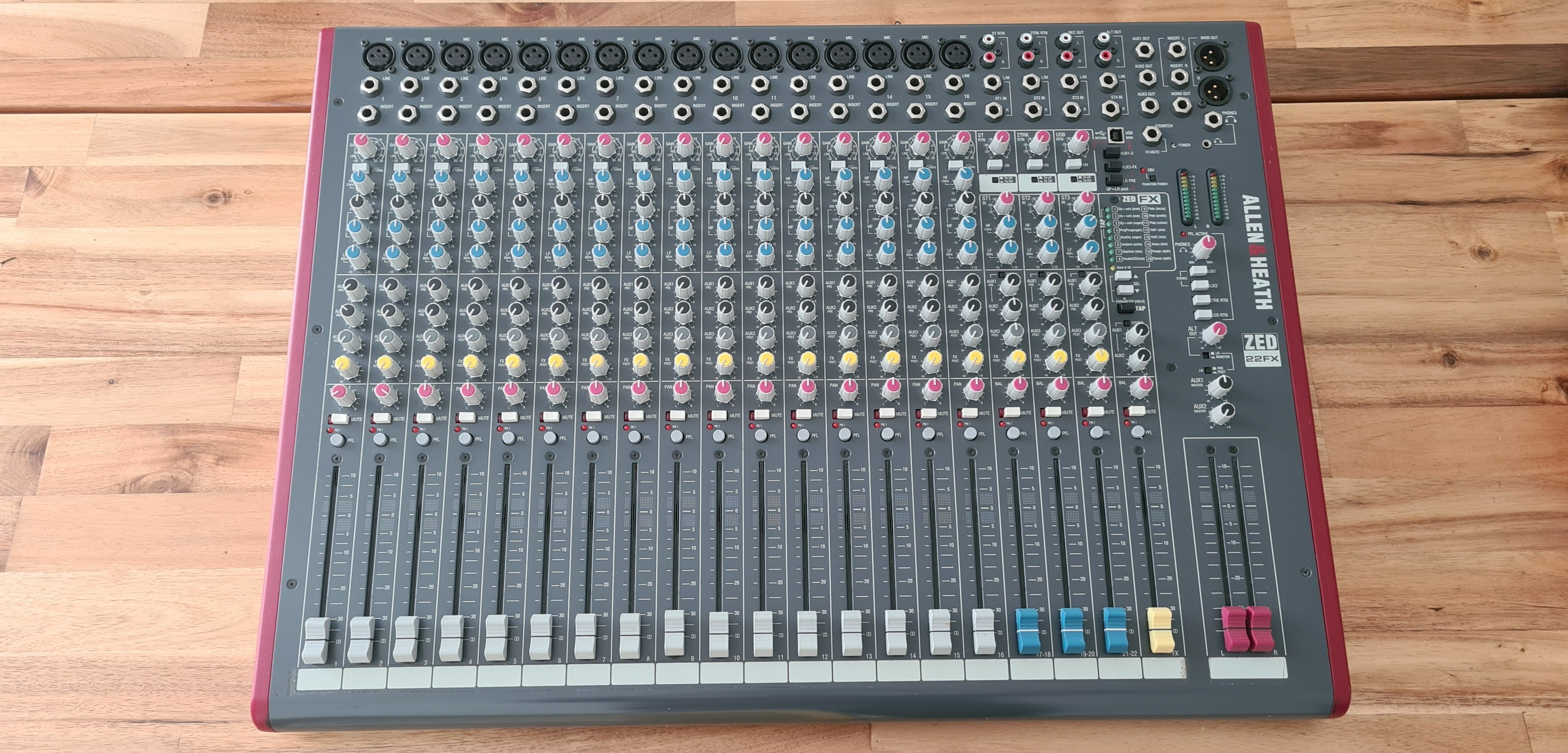 Allen & Heath ZED-22FX