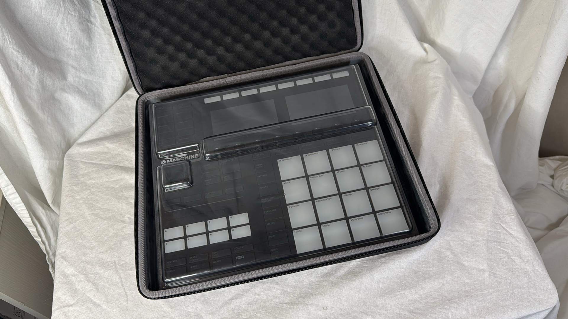 Maschine MK3 + decksauer + case