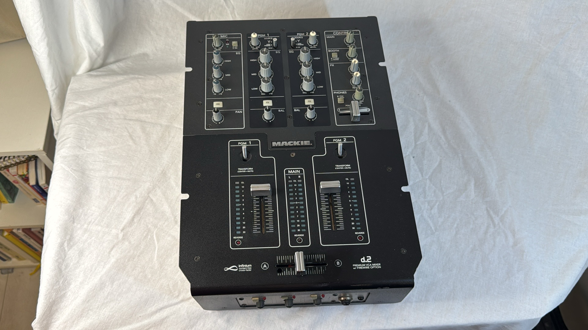 Mackie D2 table de scratch