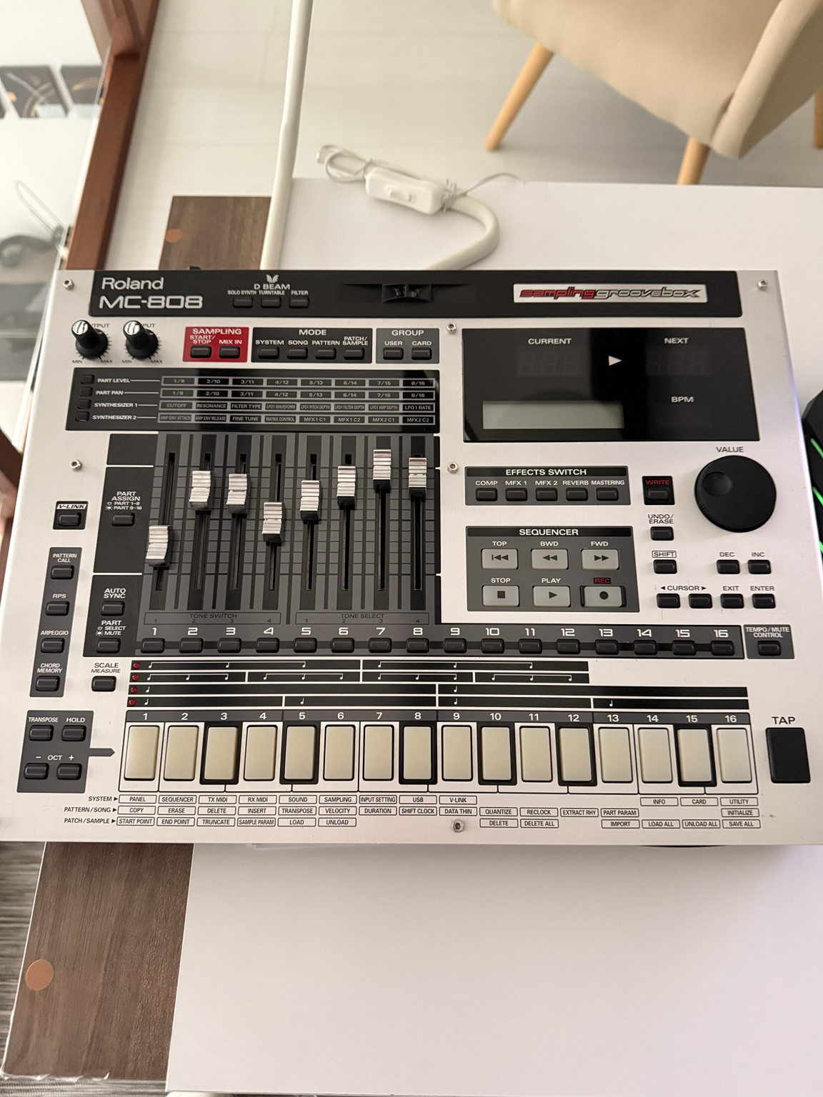 Roland MC-808