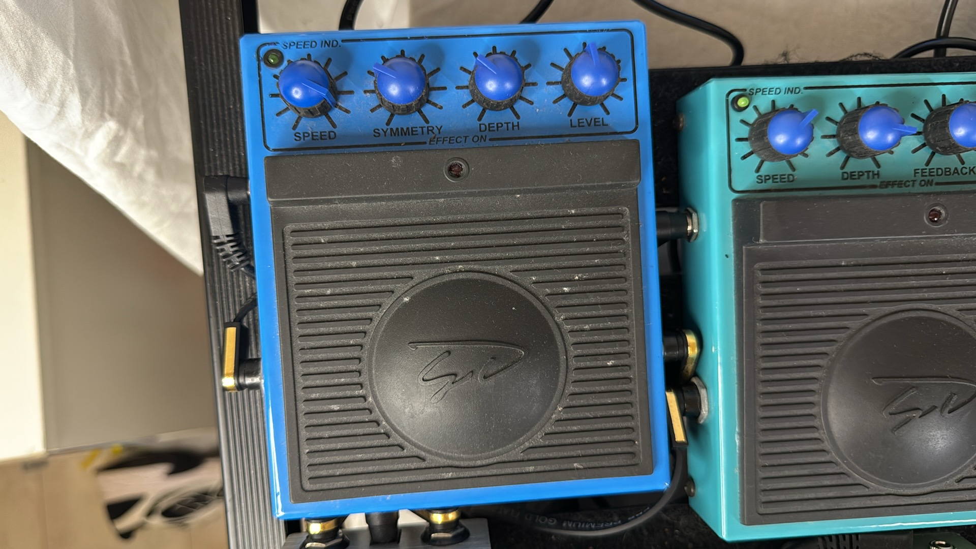 Vends Tremolo George Dennis GD220