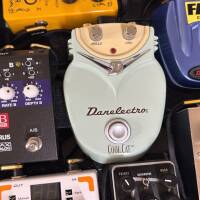 Vends Danelectro Cool Cat chorus en très bon état