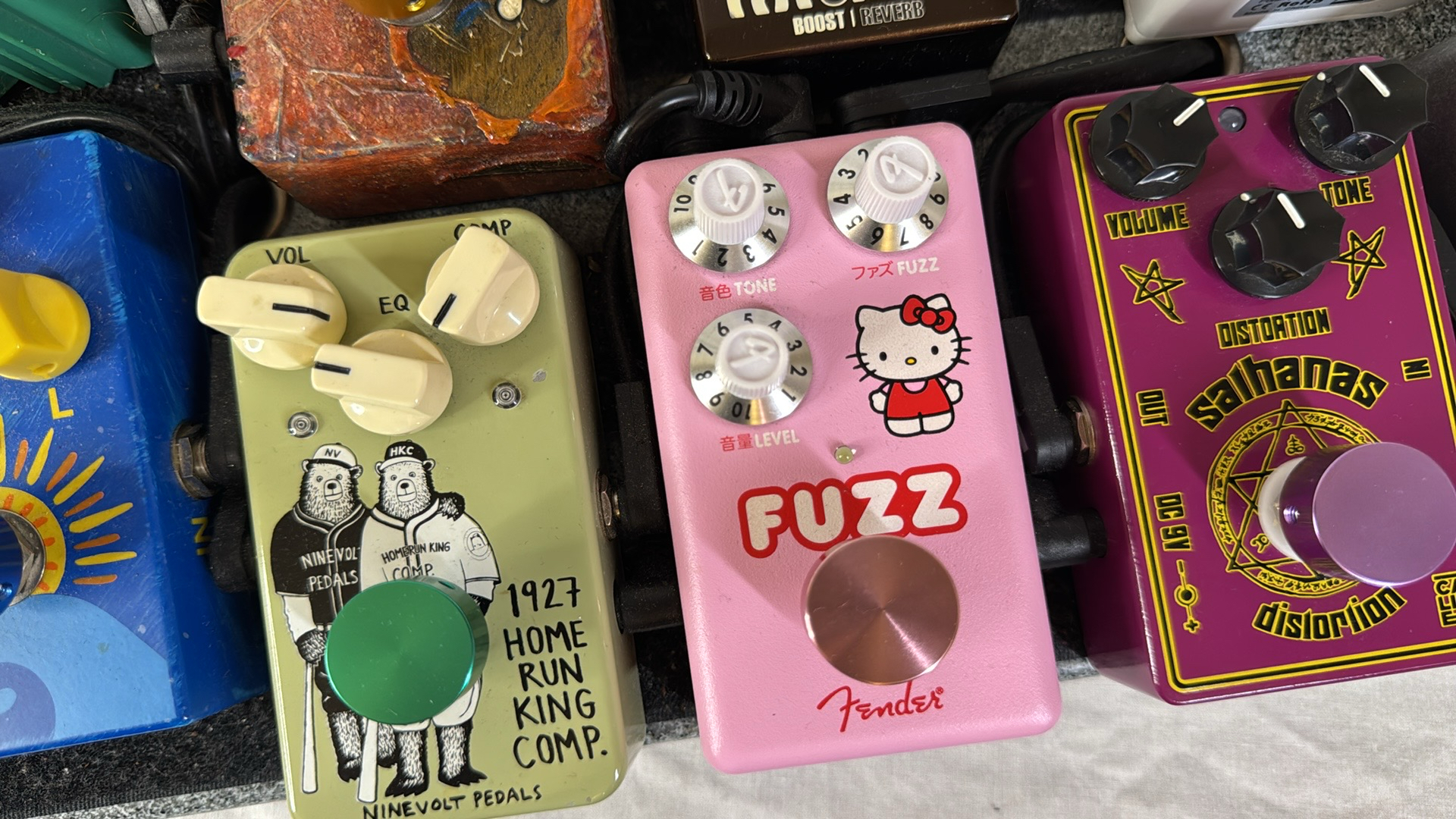Fender Hello Kitty Fuzz limited edition (RARE)
