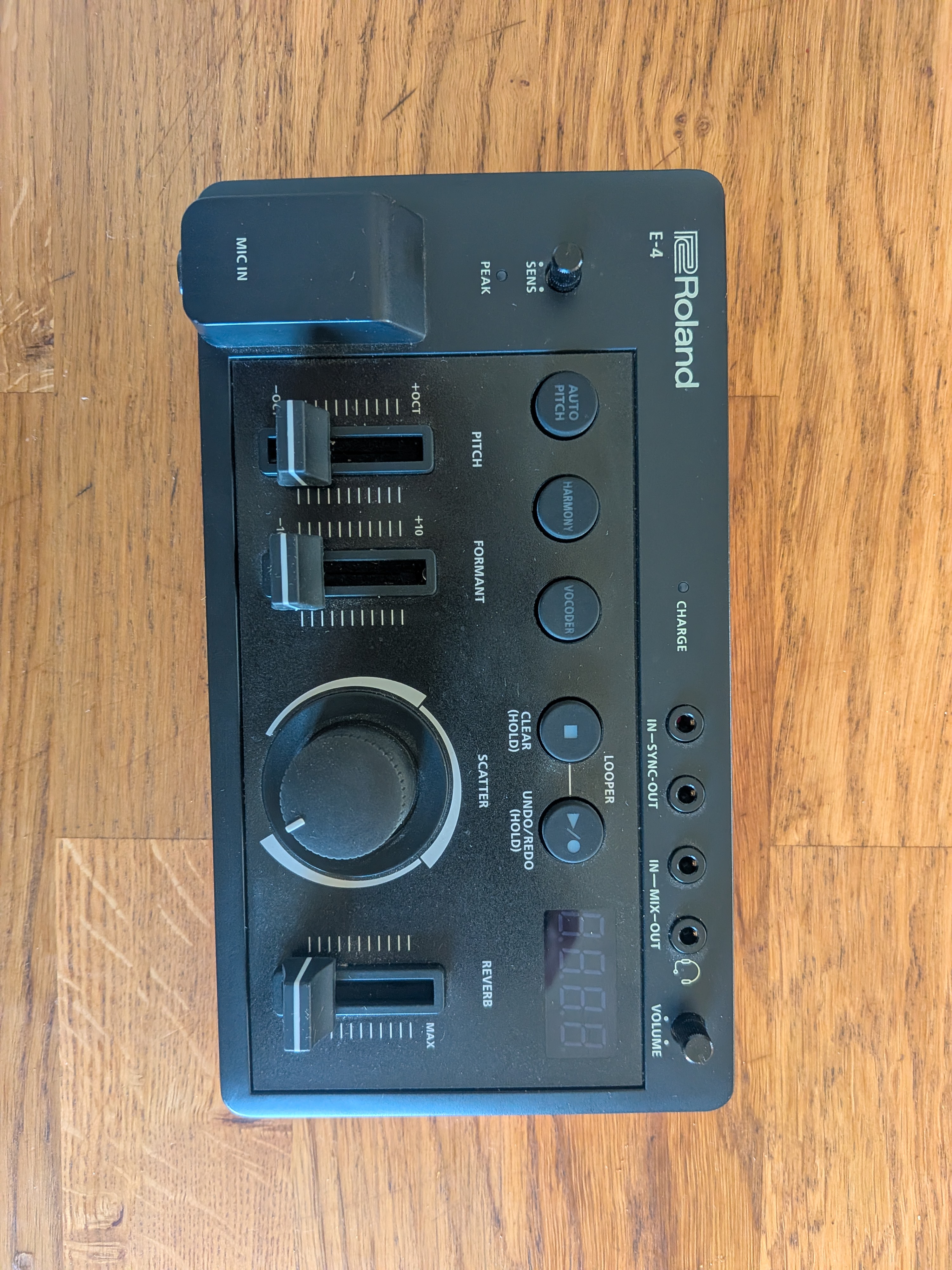 Roland E-4 comme neuf 