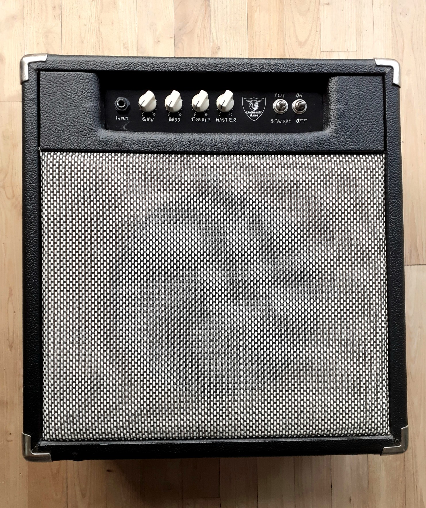 Vends clone de Bad Cat Minicat