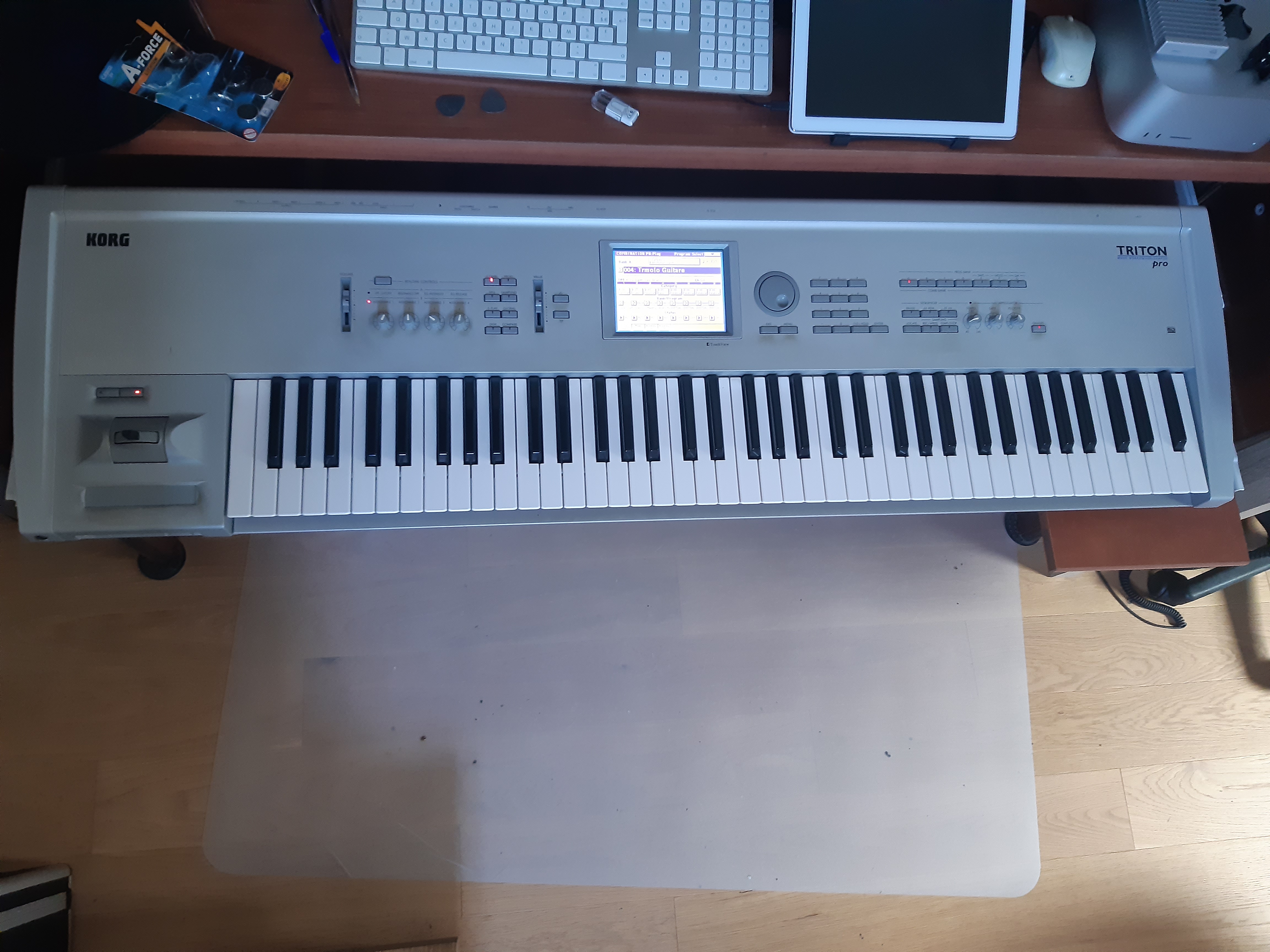 Vends Korg Triton Pro 76 avec sa carte MOSS