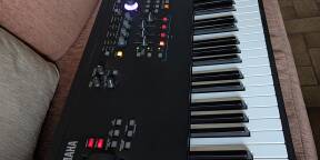 Vends Yamaha MODX 8+ avec bibliothèque de sons