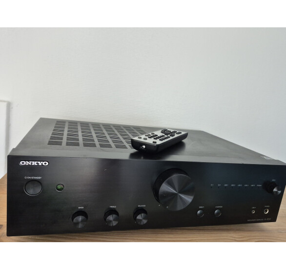 Ampli-tuner Onkyo TX-NR686-B 7.2 avec Bluetooth Noir Ampli-tuner Onkyo TX-NR686-B 7.2 avec Bluetooth Noir