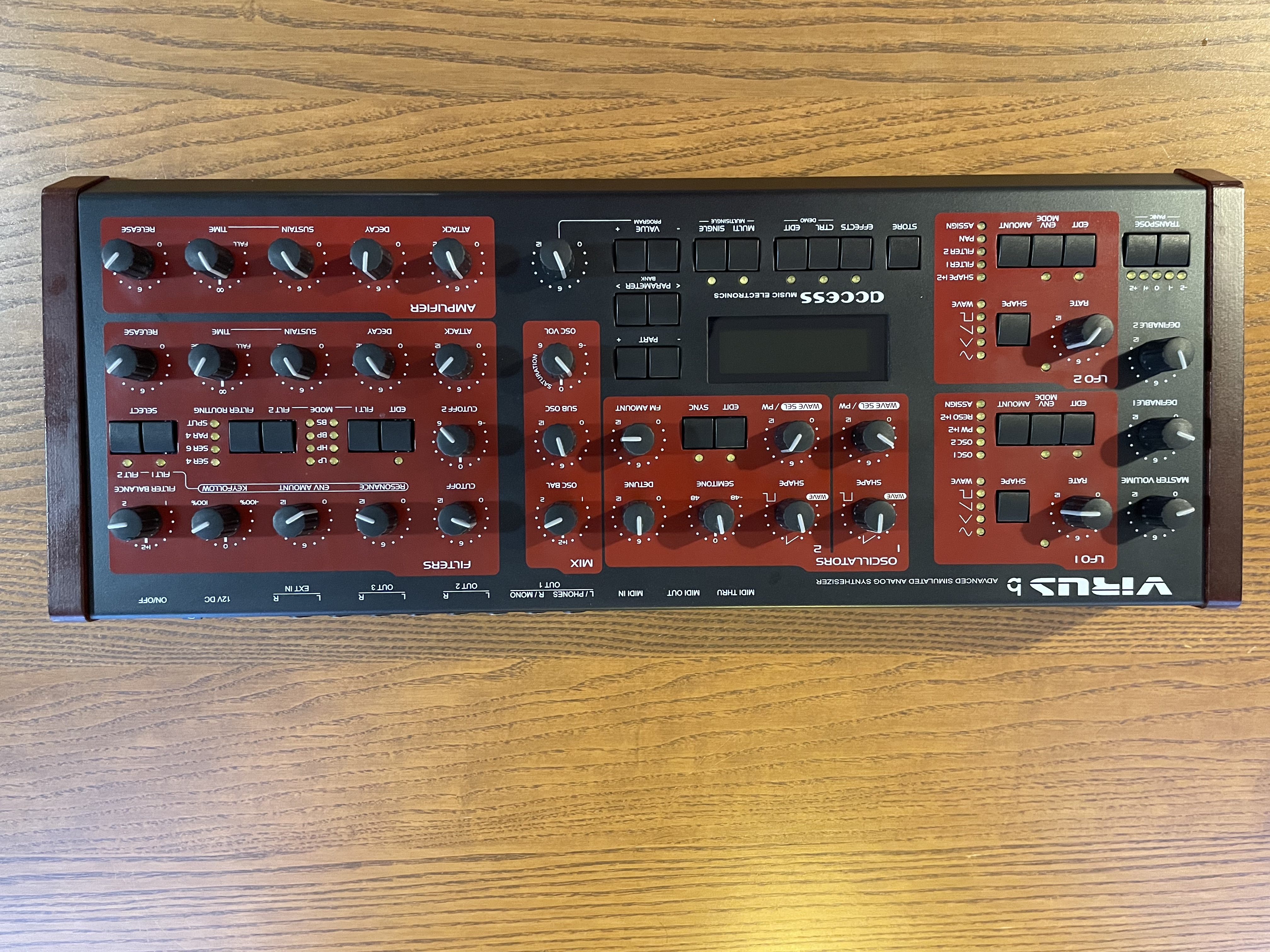 Vends Access Virus B très bon état