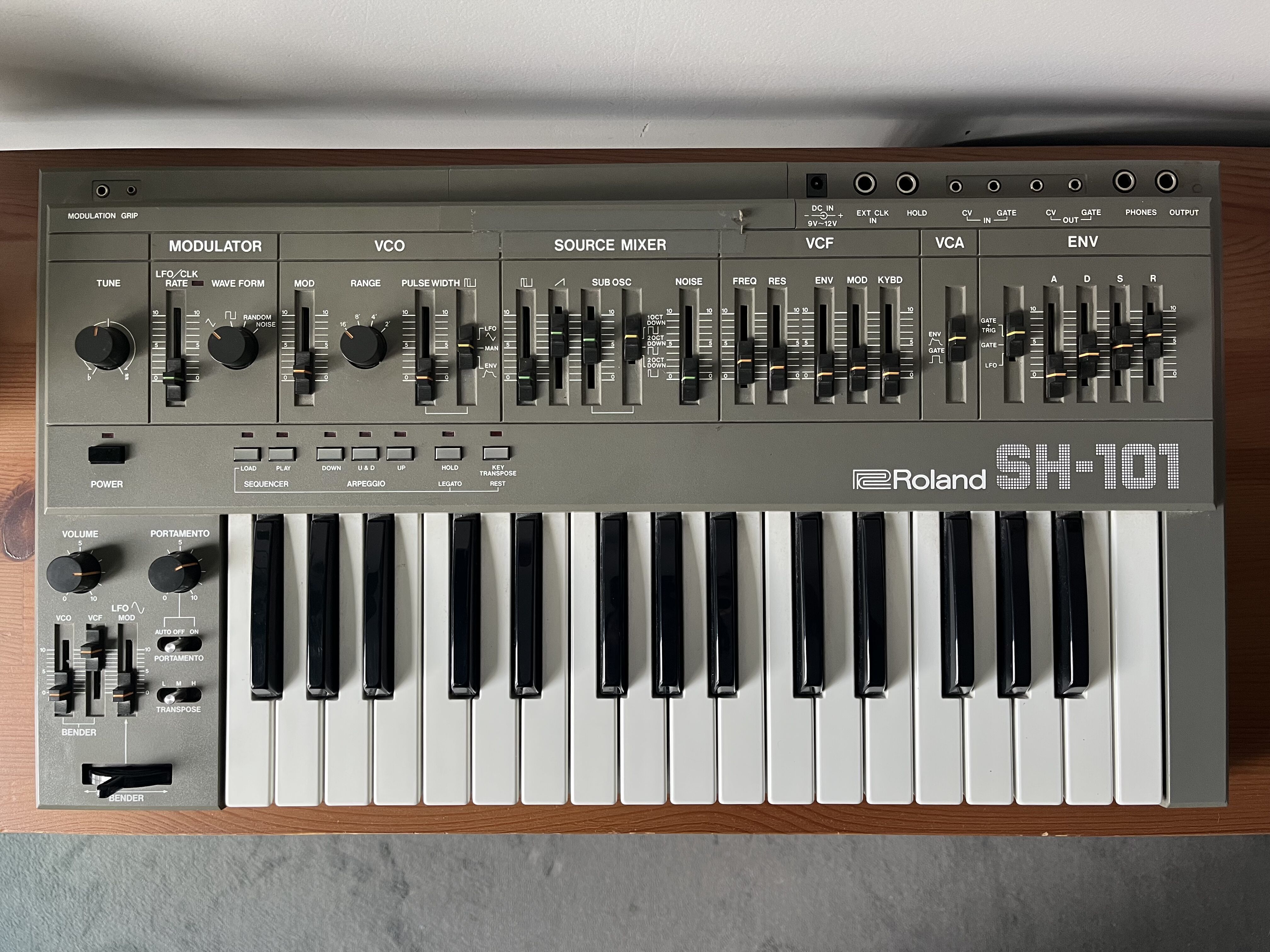 Vends SH-101 | Roland