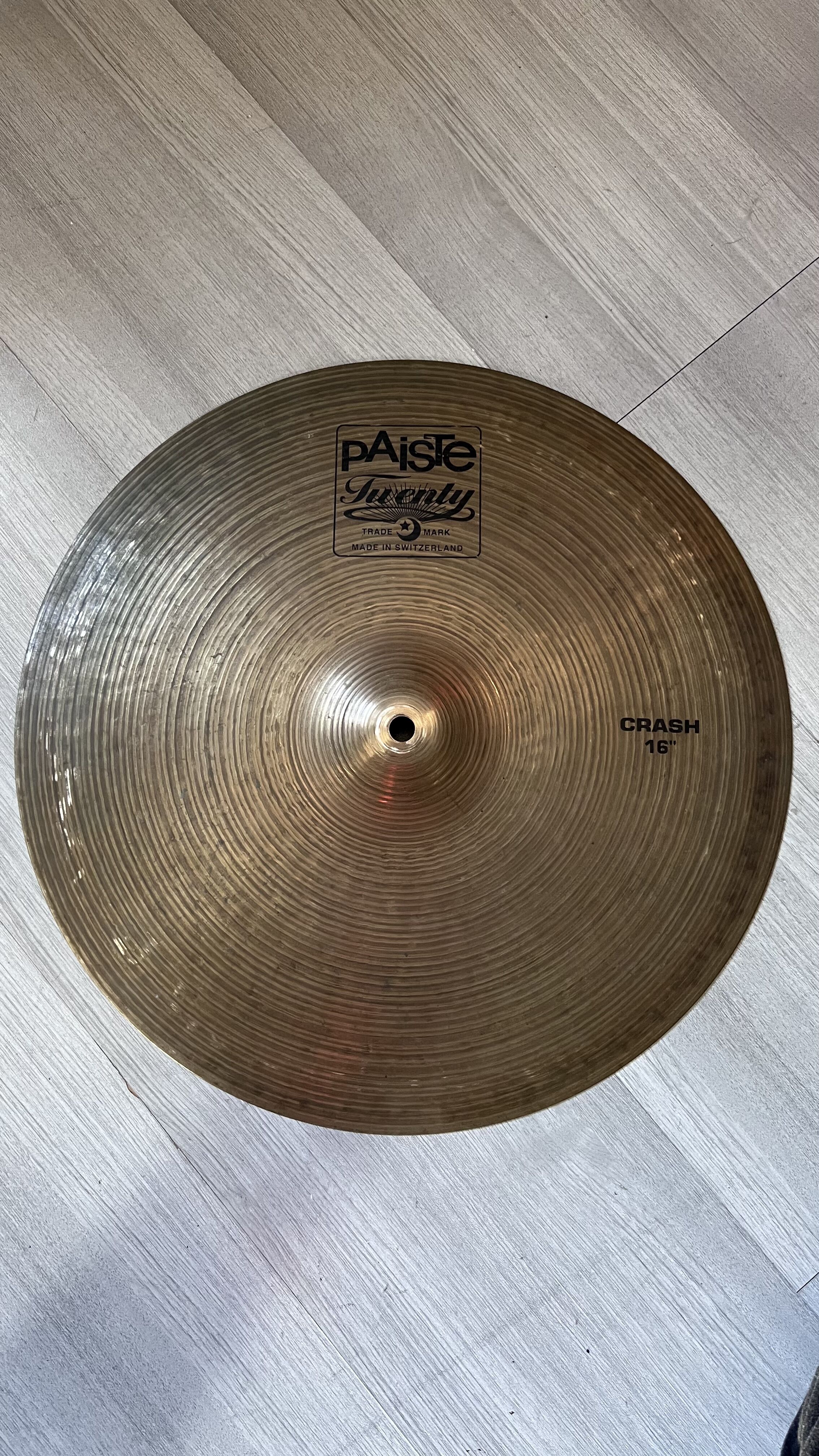 Vends Paiste Twenty Crash 16" très bon état