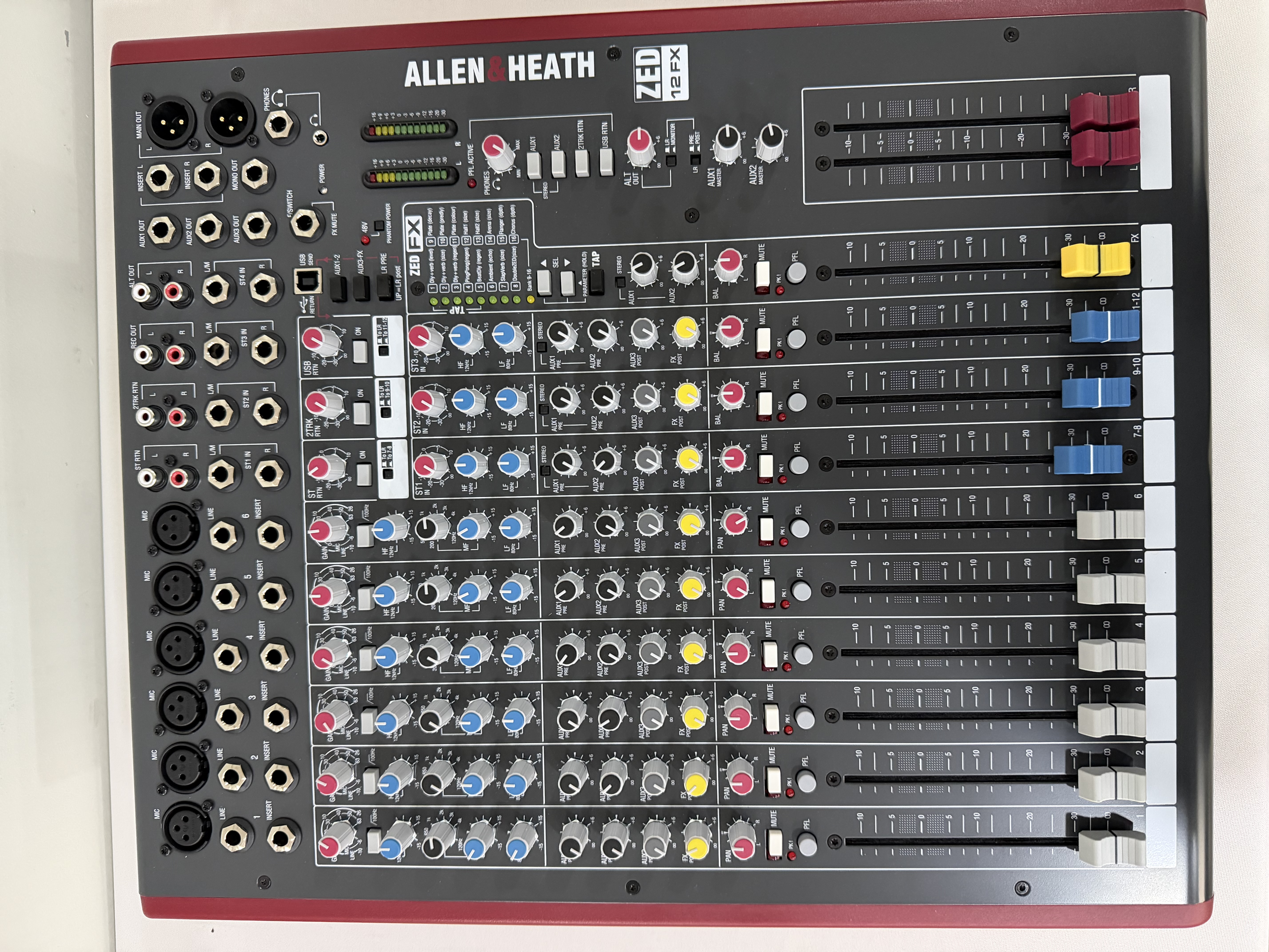 Zed 12 FX + Housse Gator