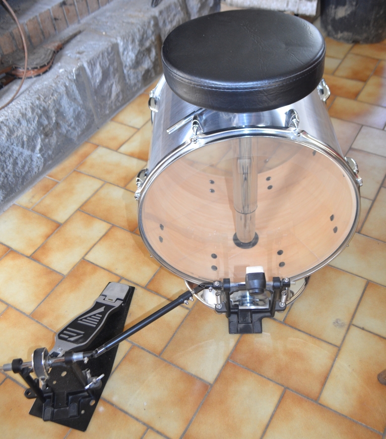 Grosse caisse avec siège intégré