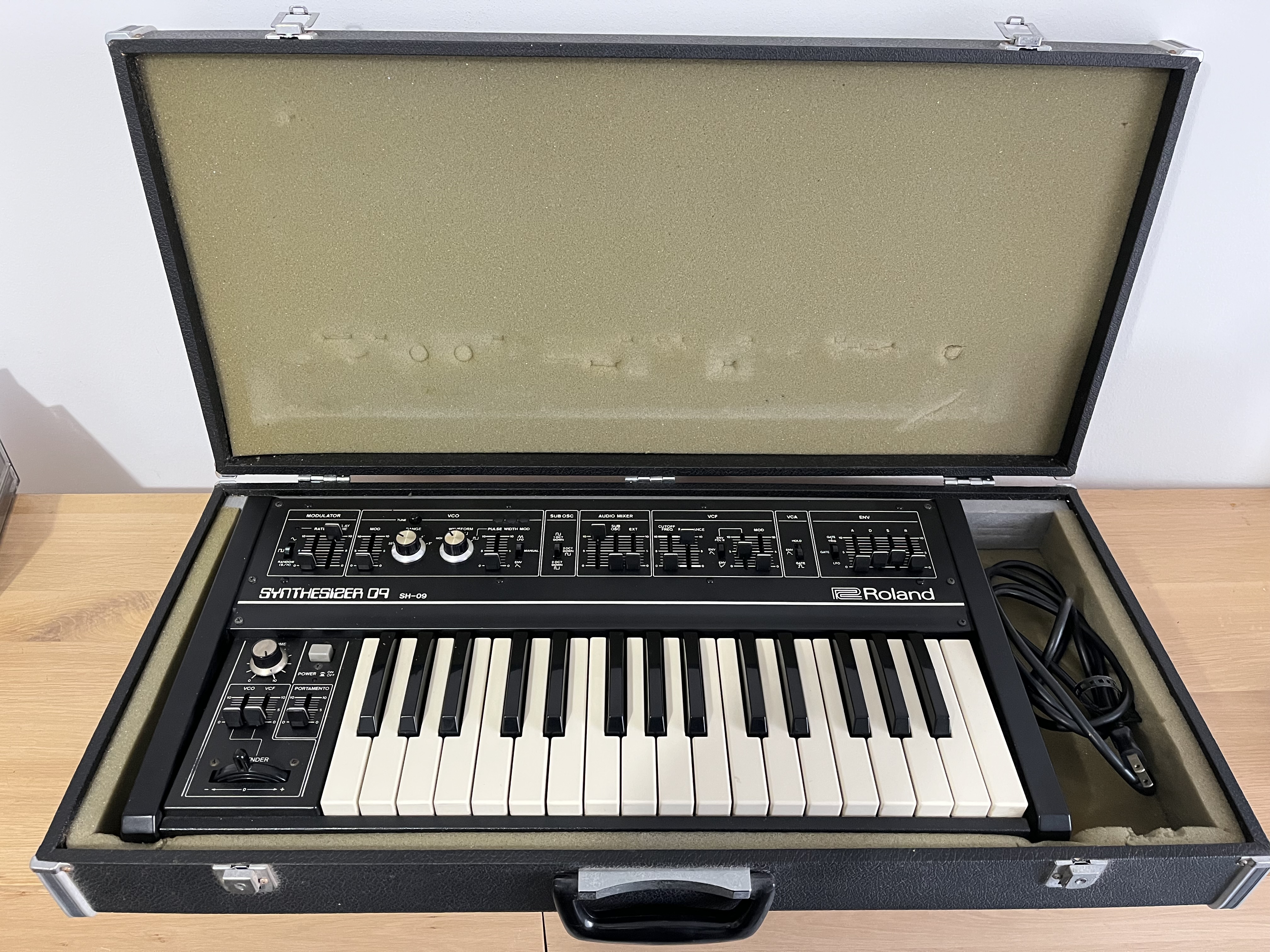 Roland SH09, version japon avec transformateur, + valise de transport Roland