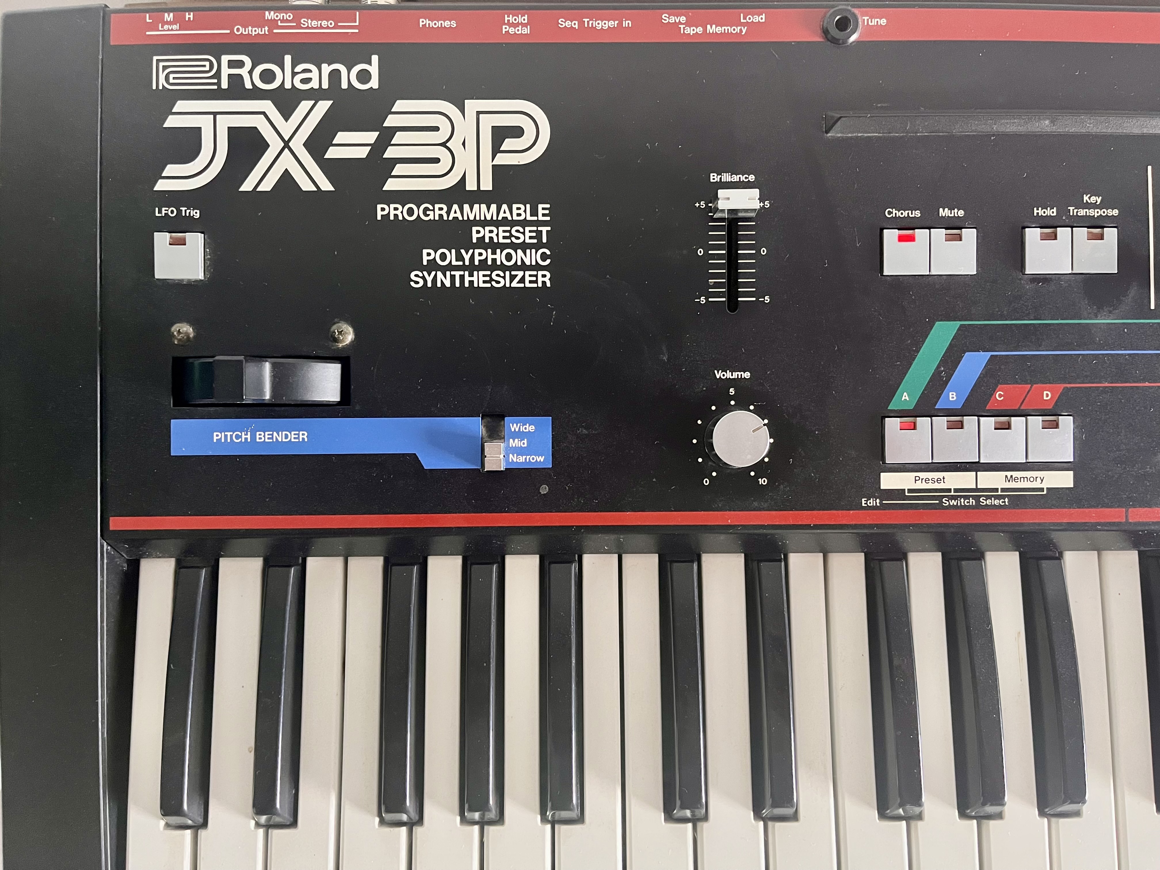 Roland JX3P +   contrôleur DT 200
