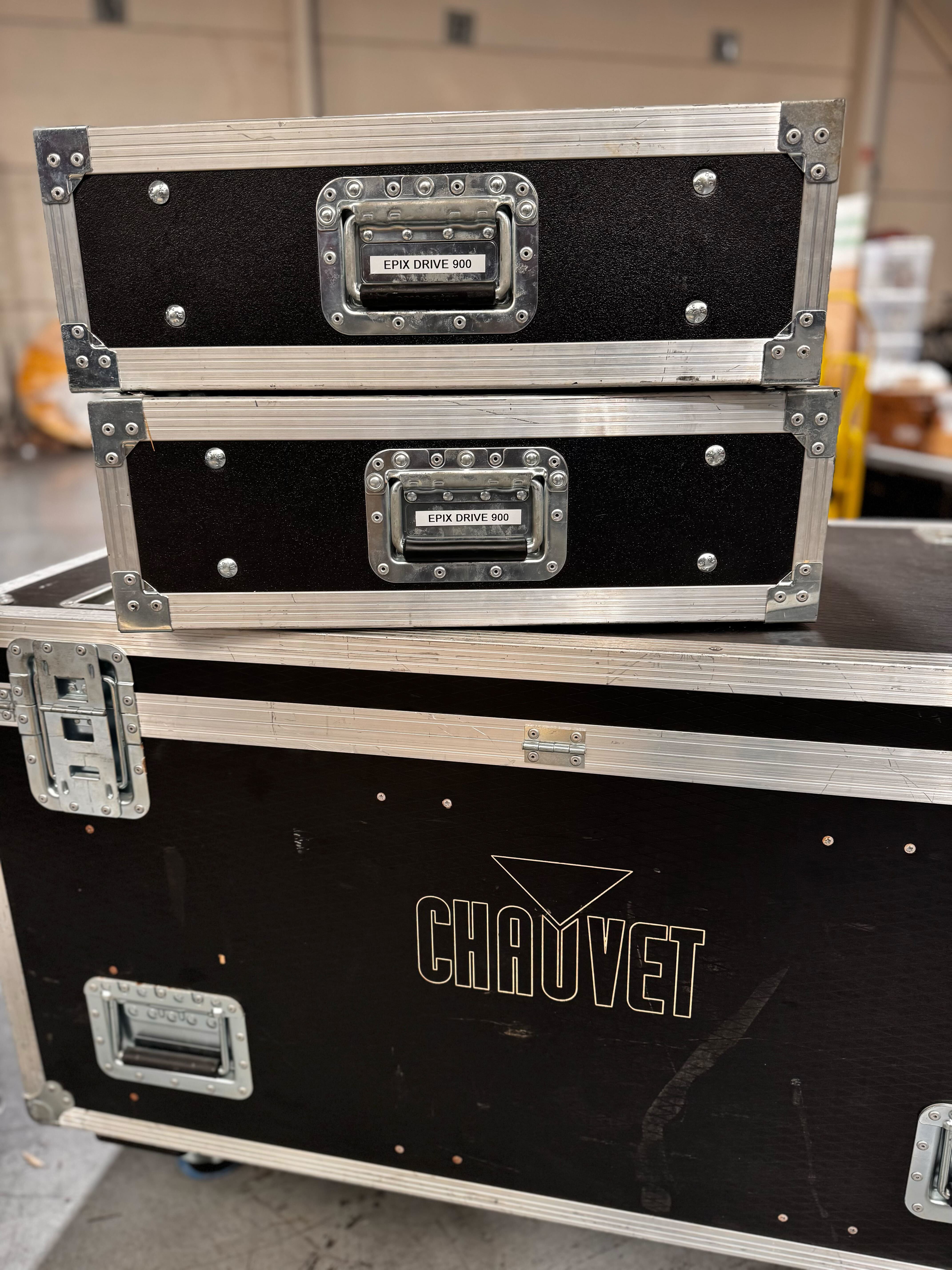 Kit de 36 Epix Strip Tour Chauvet en flight Cases + 2 Drivers 