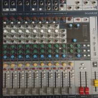 vends Soundcraft signature 12