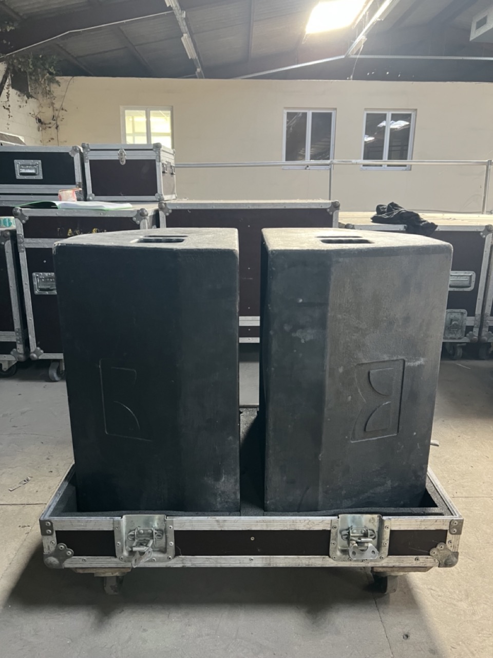 Enceinte LE 400B Martin Audio - 400W - 38cm+1'' - Retour de scène avec flightcase