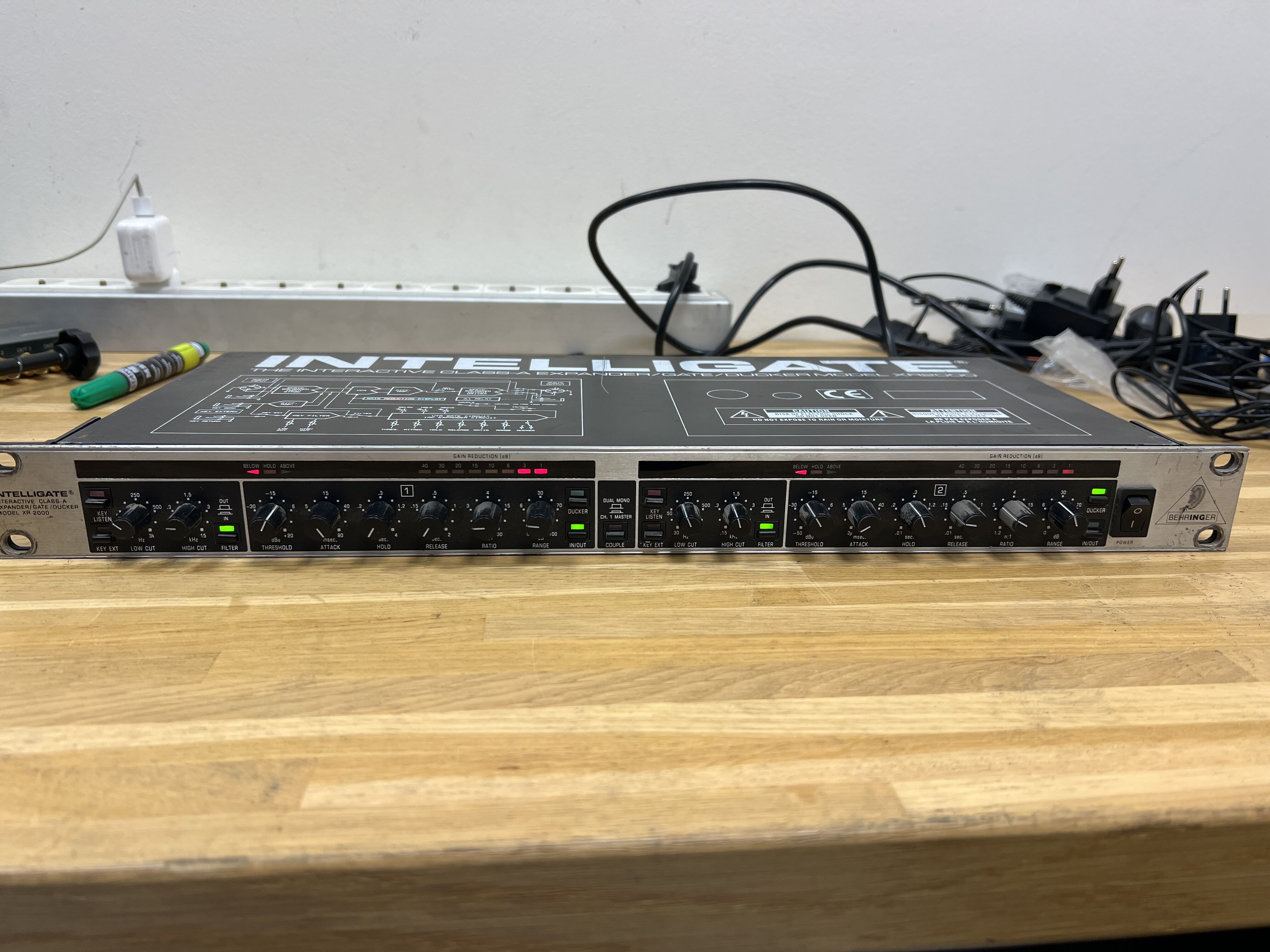 Behringer intelligate xr2000 Noise gate 2 canaux