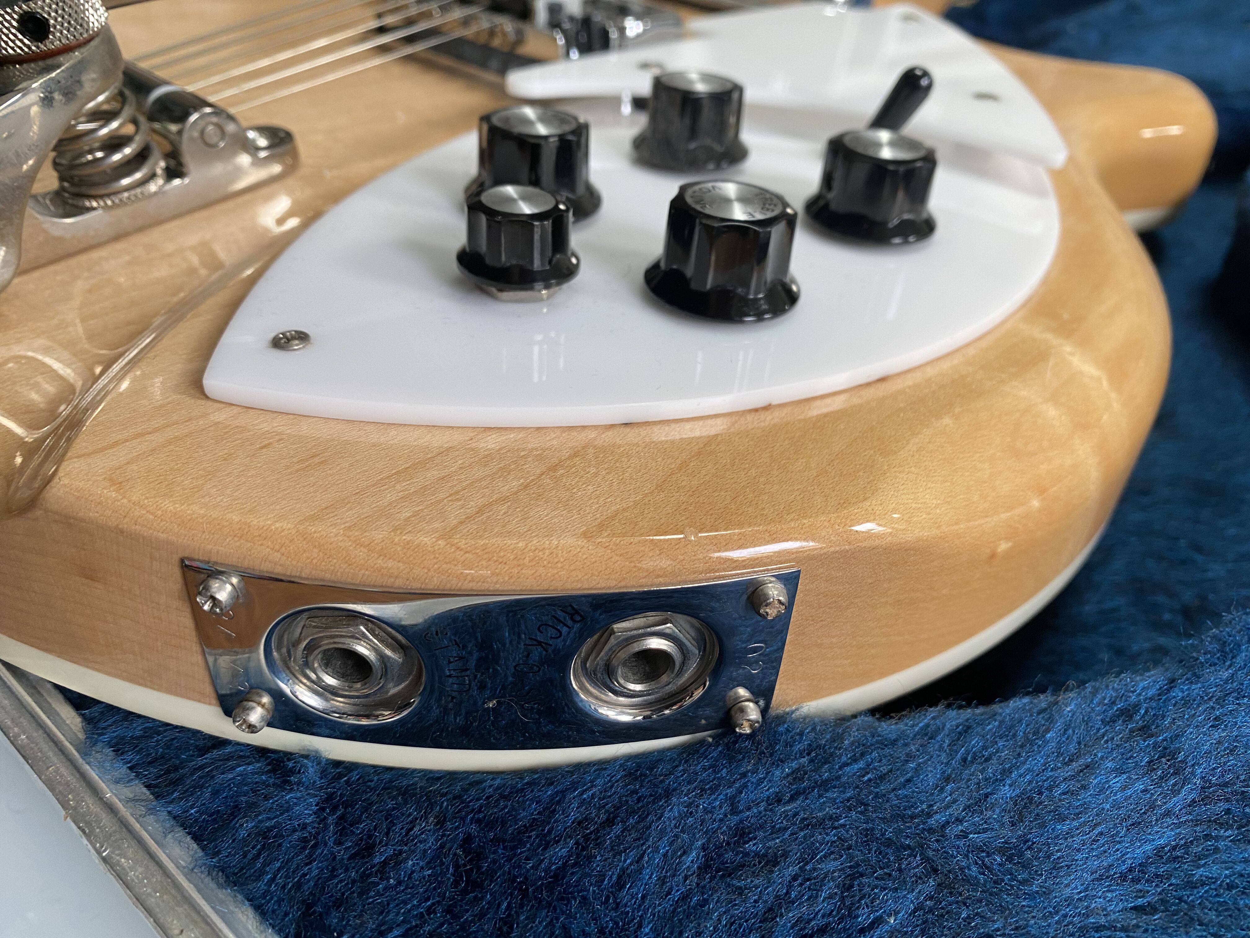 Rickenbacker 360 (81351)