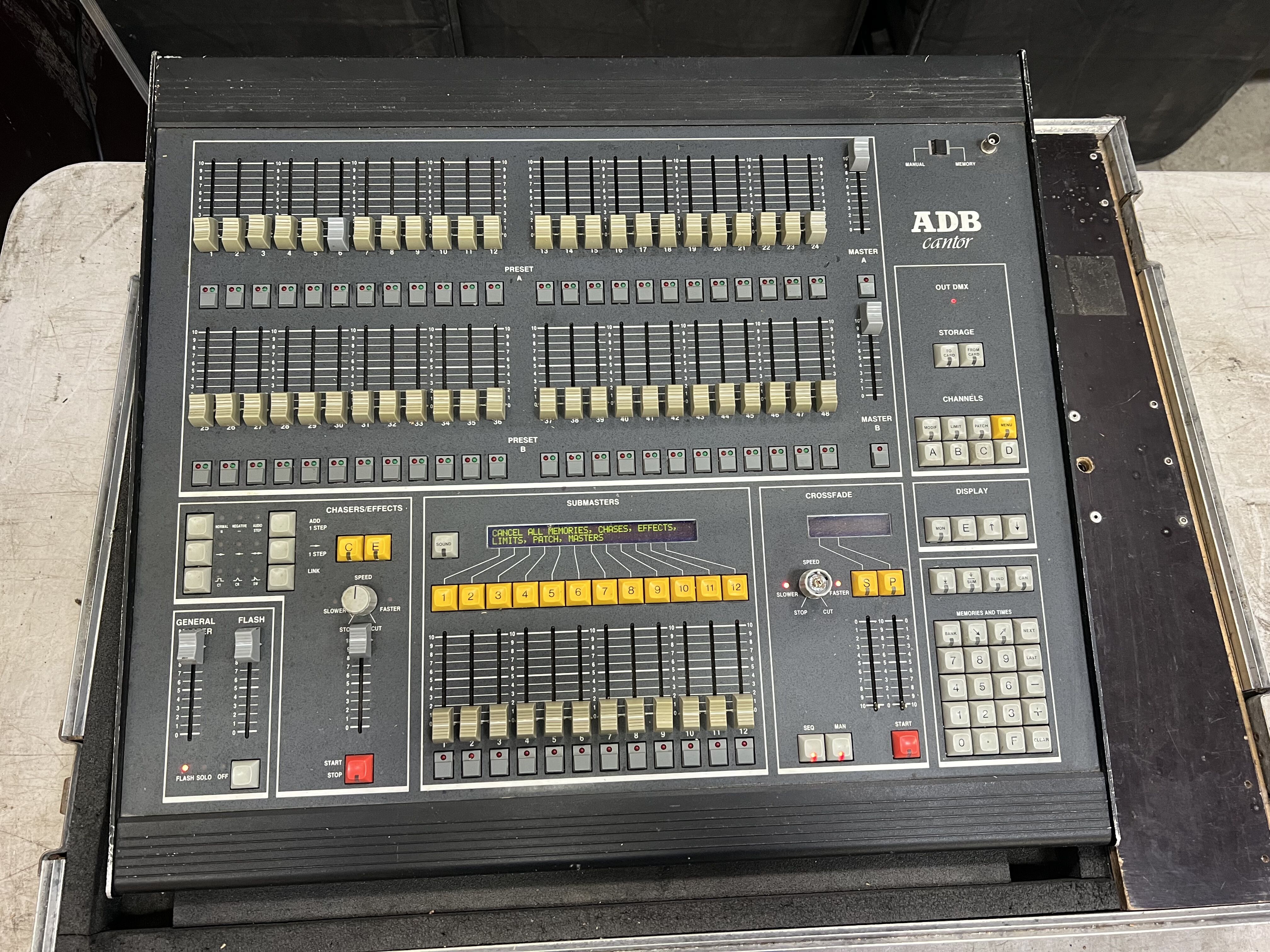 Console lumière ADB CANTOR