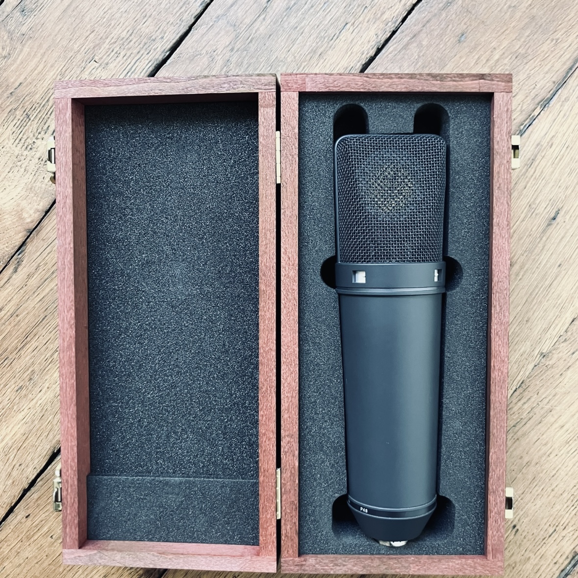Vends Neumann U87 Ai mt + Neumann EA 87 mt