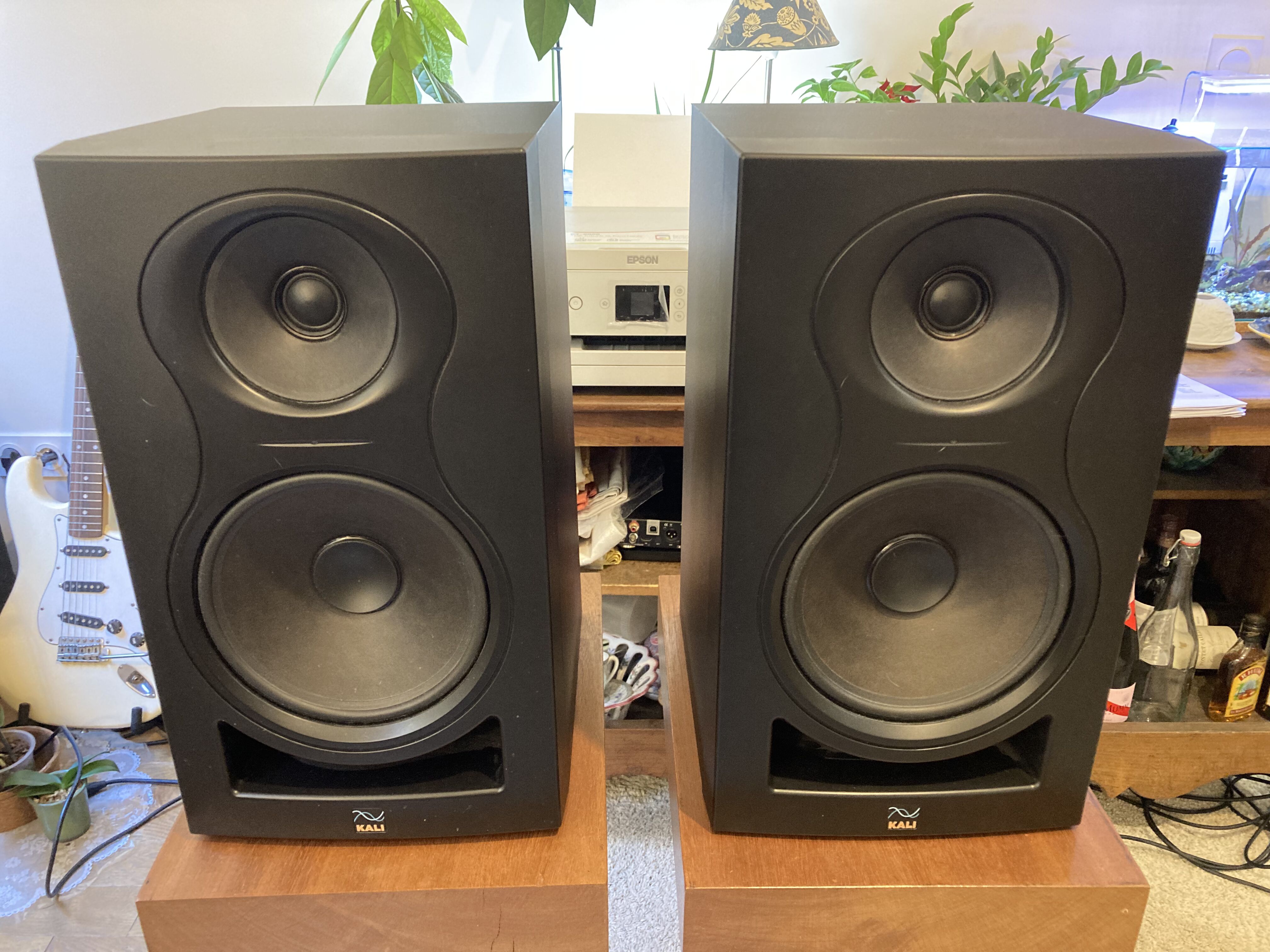 Vends paire d'enceintes actives Kali IN8-2ND WAVE