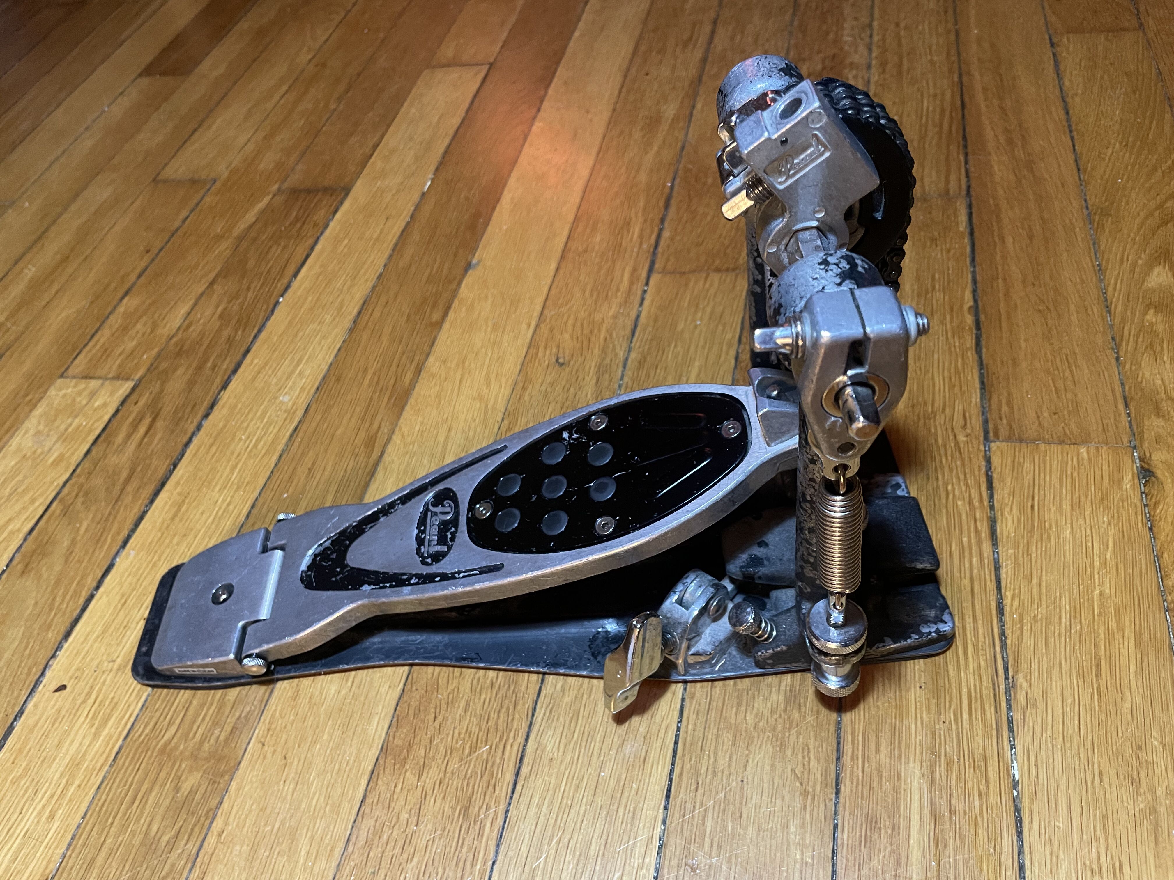 Vends Pédale grosse casisse PEARL ELIMINATOR DOUBLE CHAINE P2000C-E