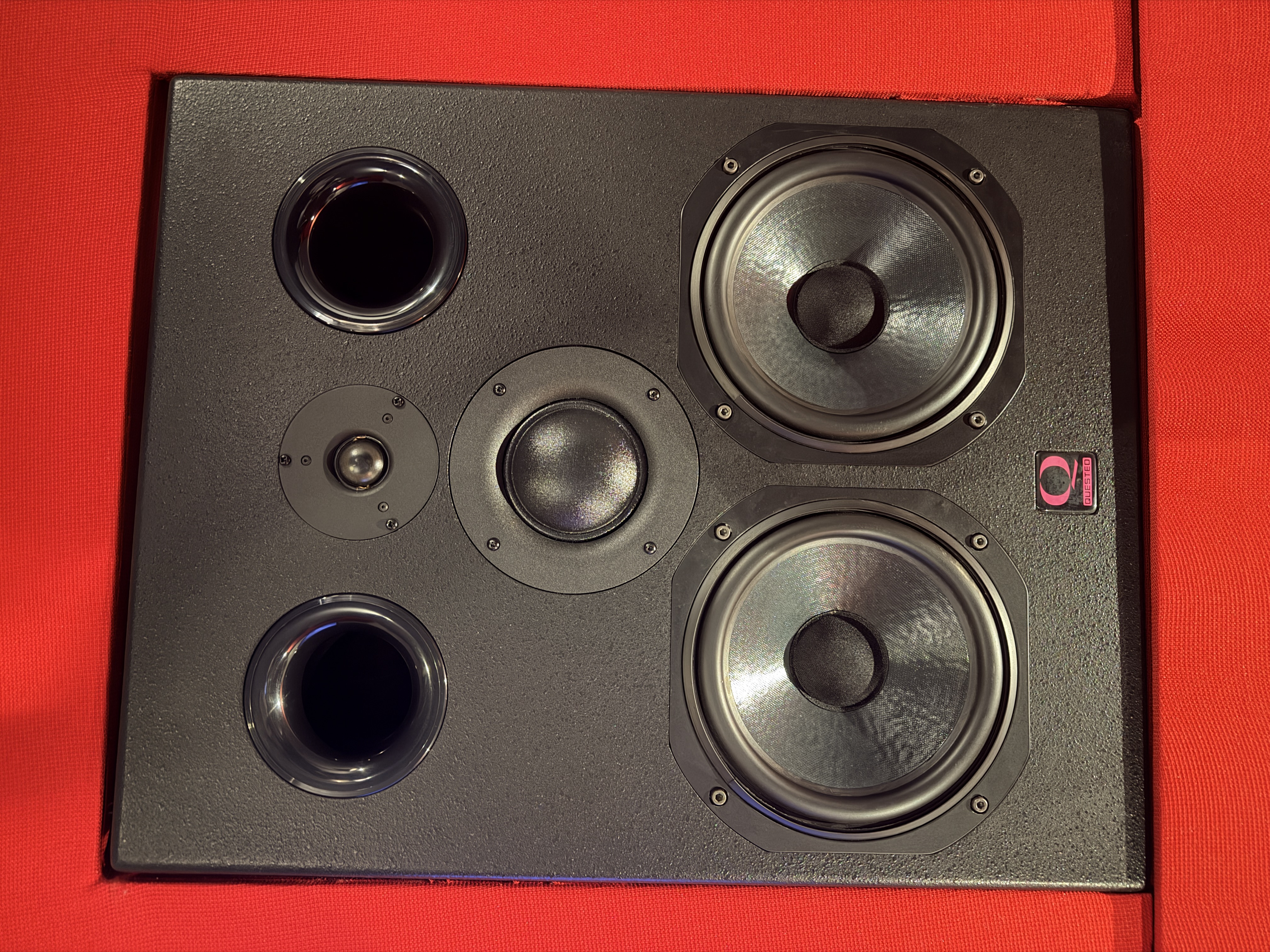 Paire de Quested VH3208 avec Ampli AP1550-2