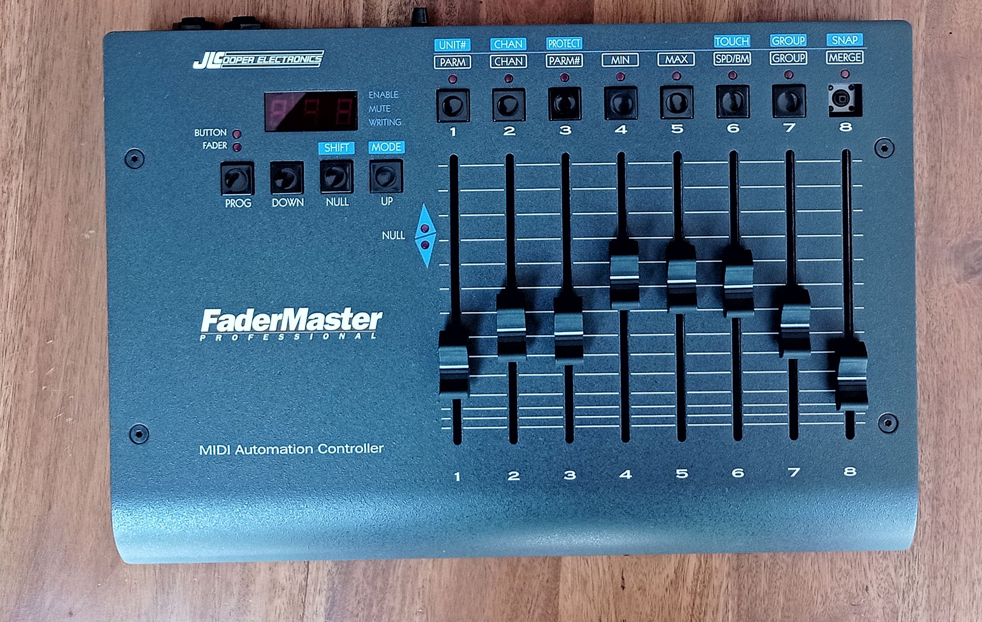 contrôleur MIDI JL Cooper FaderMaster Pro