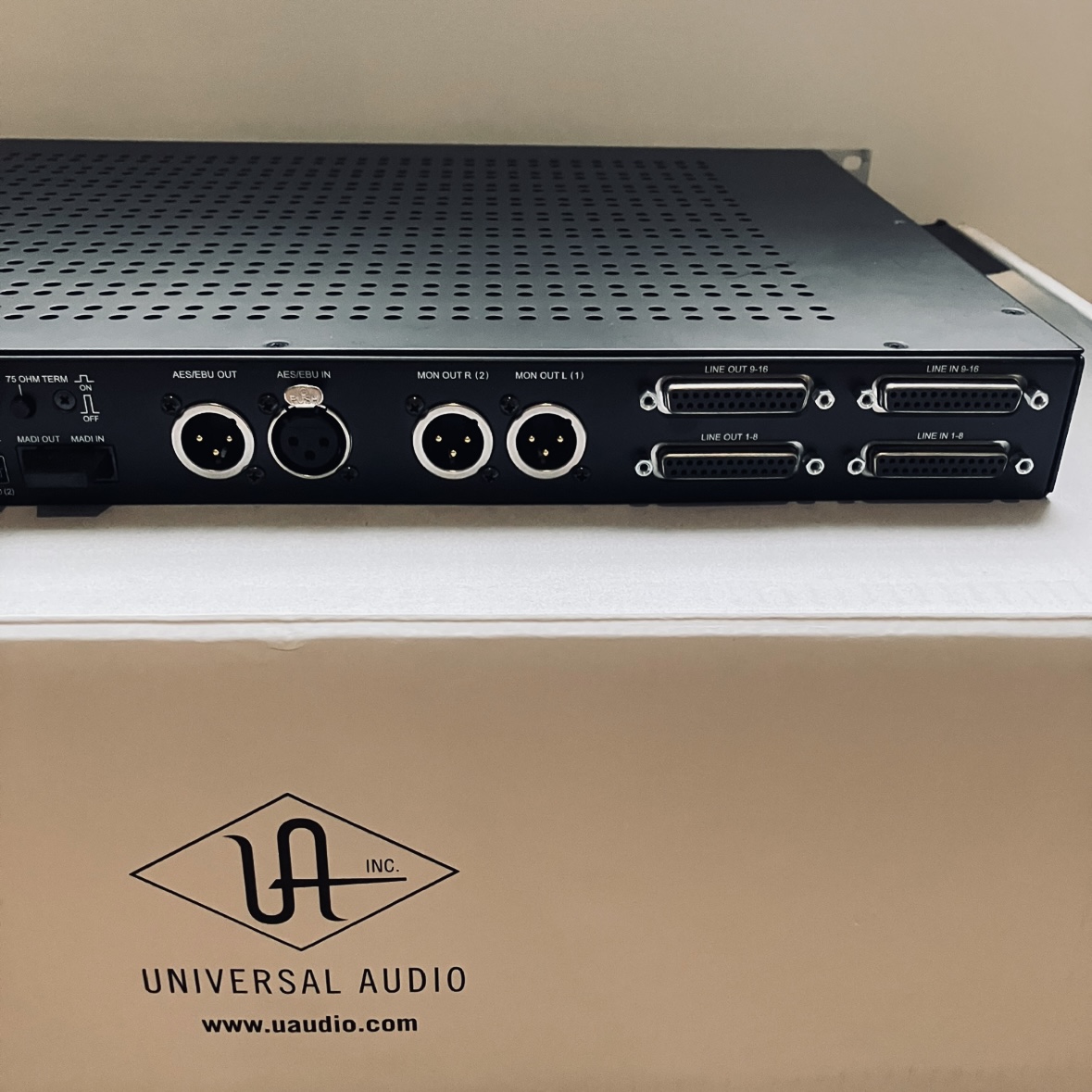 Universal Audio Apollo 16 (36333)